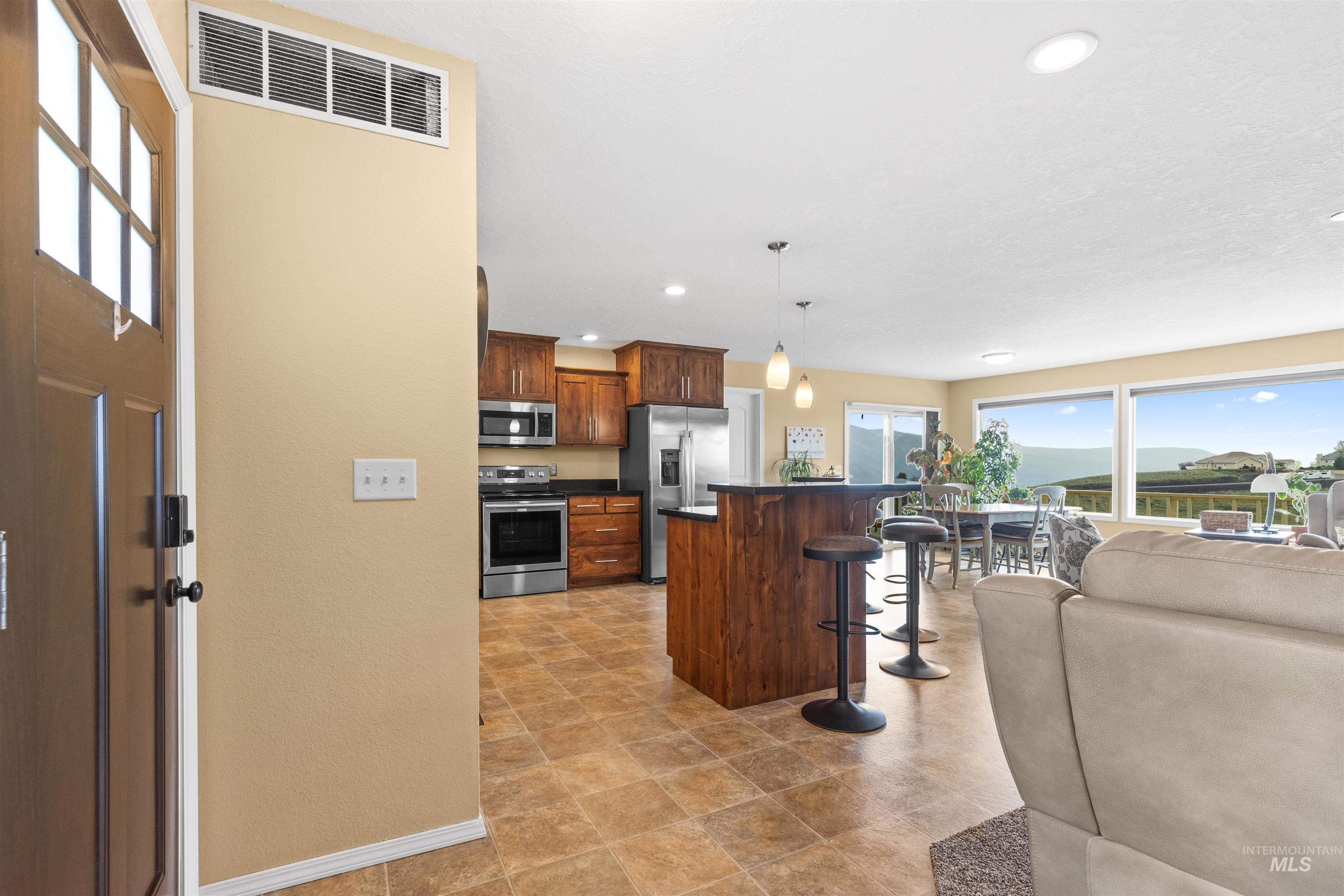 2746 Florence Court Property Photo 4