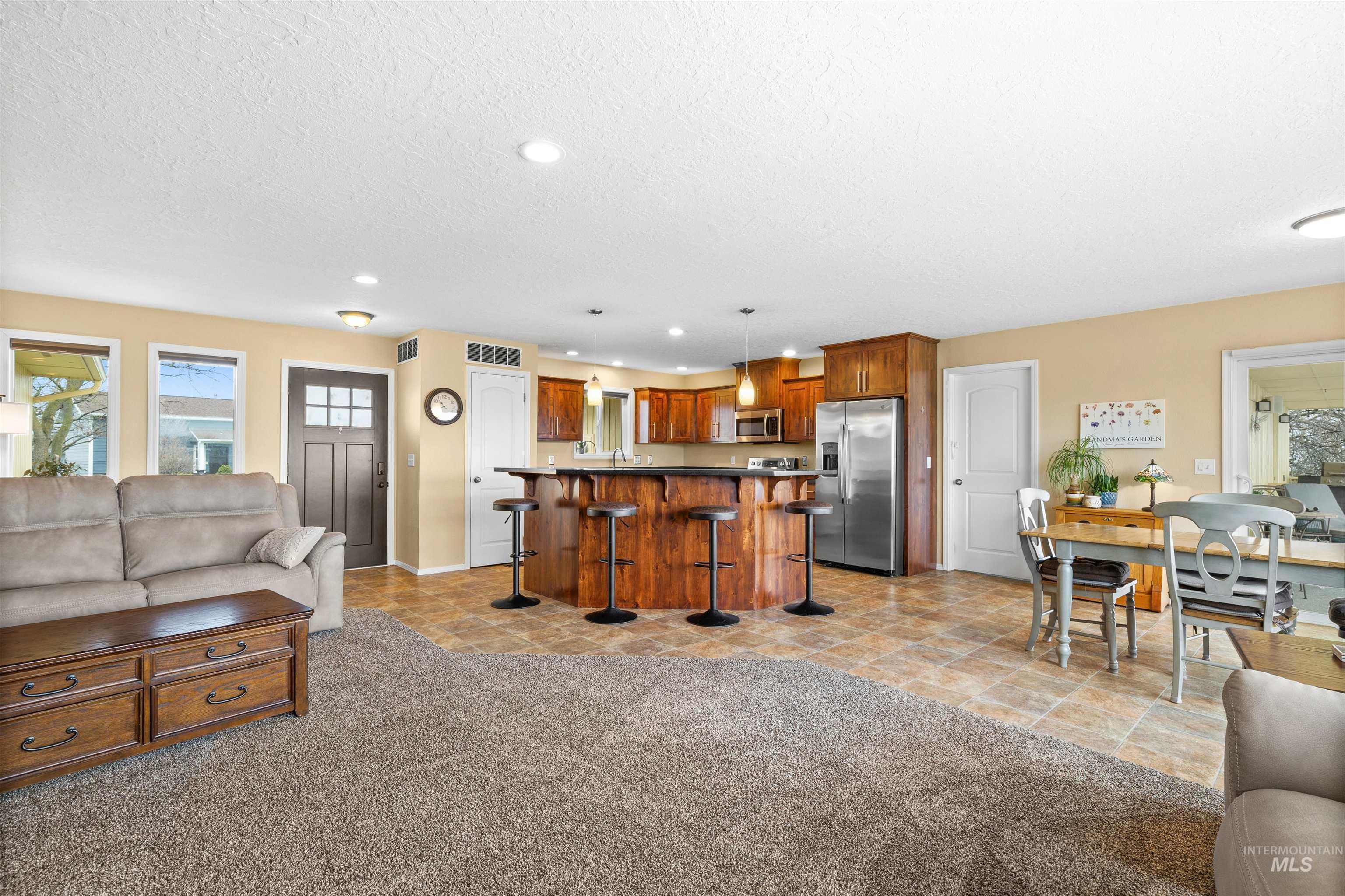 2746 Florence Court Property Photo 10