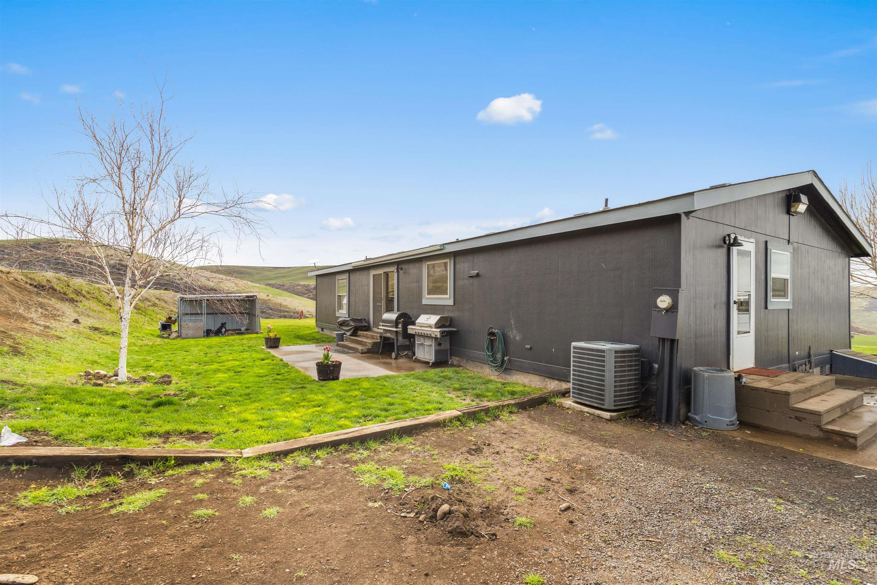 31831 Lonesome Hollow Ln Property Photo 3
