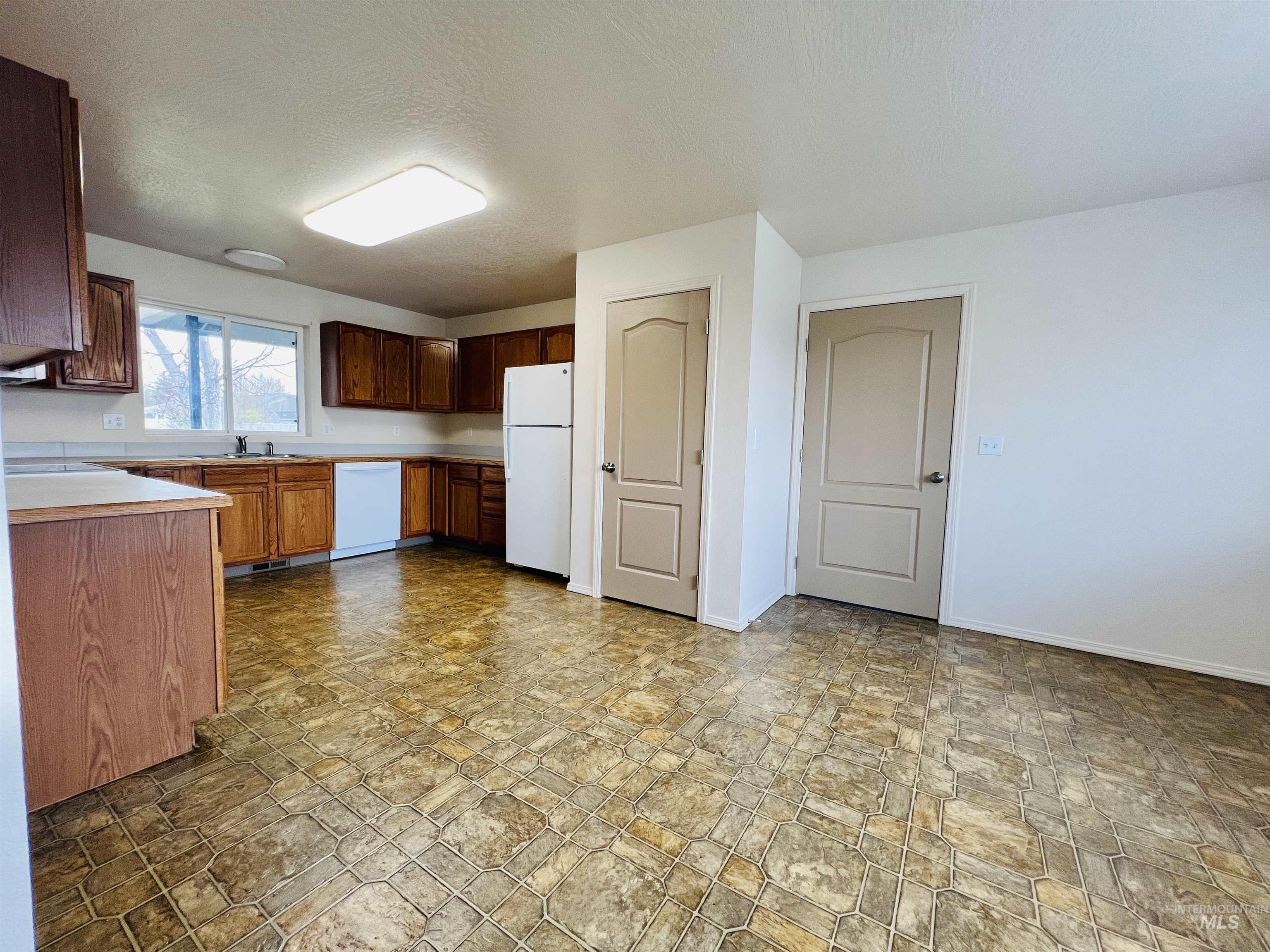 1633 Hunter Lane Property Photo 12