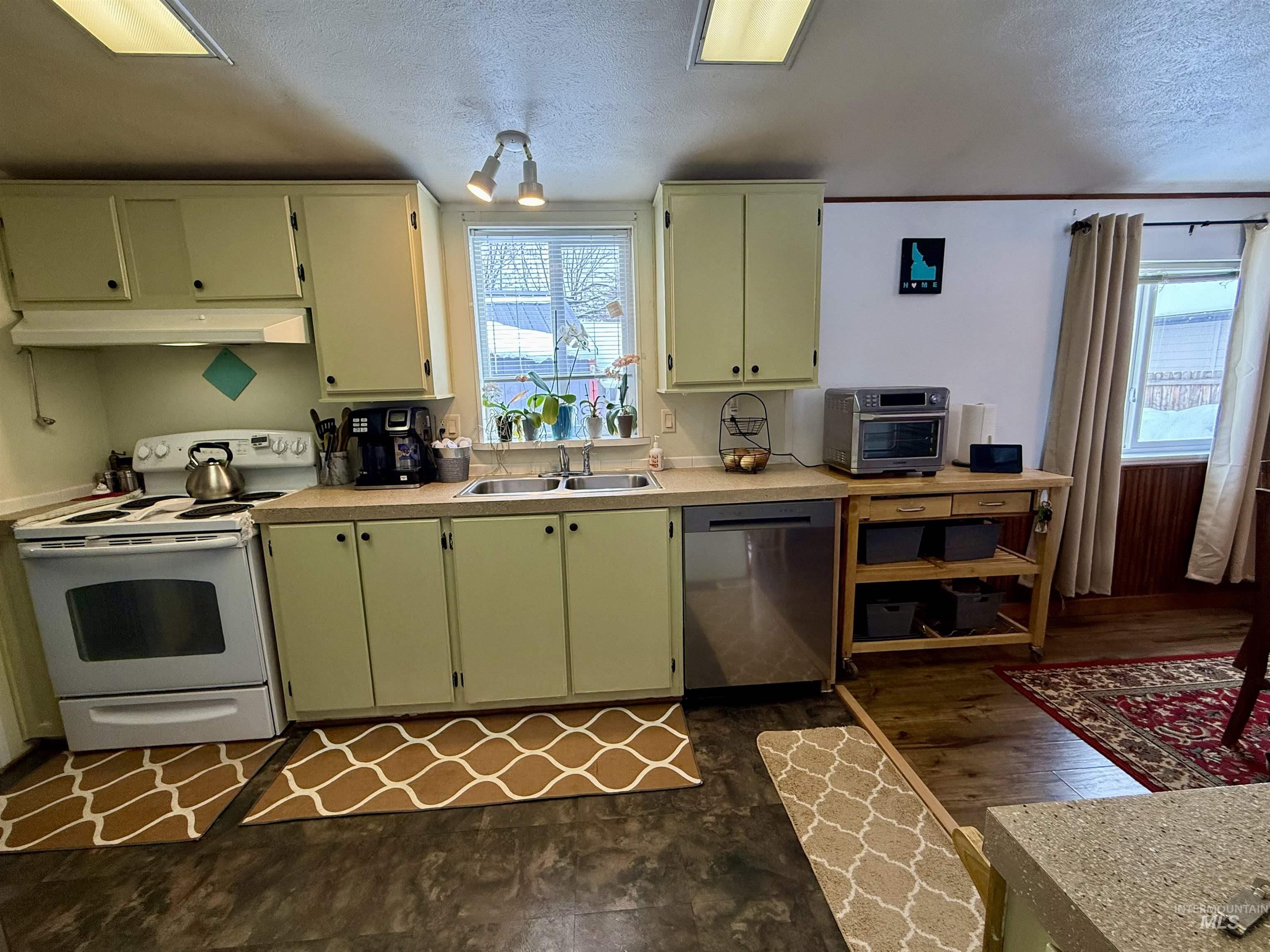 427 Virginia Property Photo 12