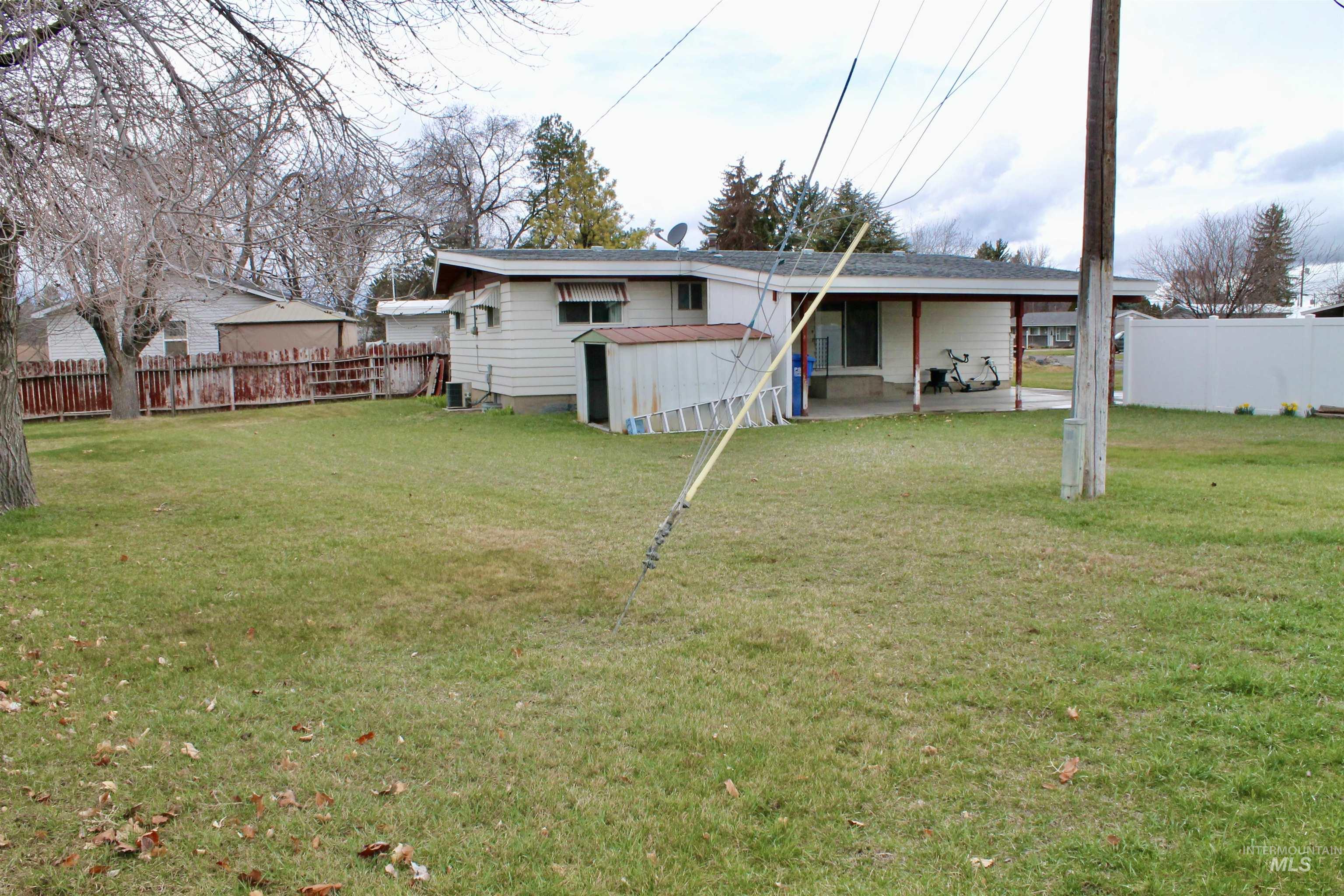 782 Greenwood Dr Property Photo 8