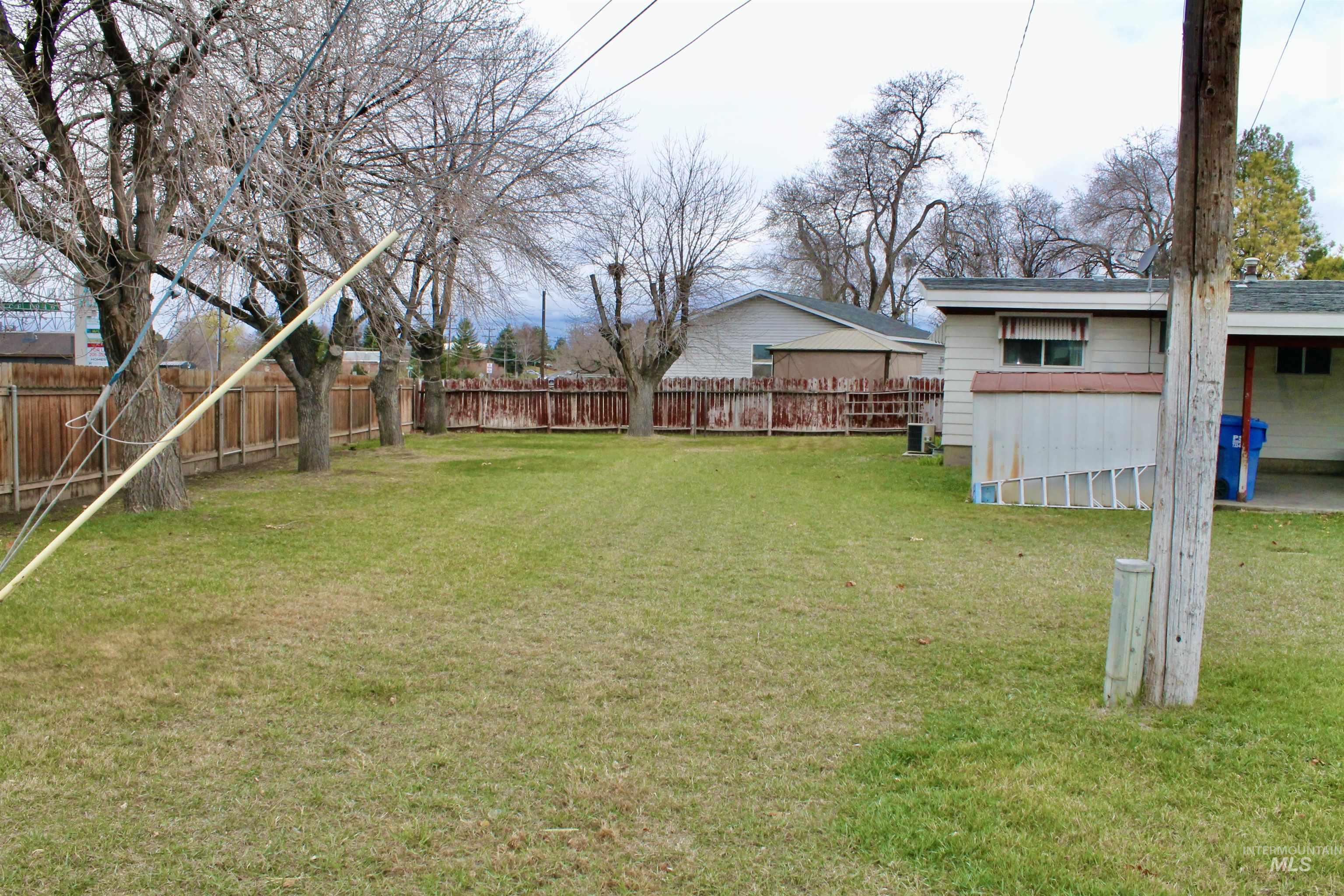 782 Greenwood Dr Property Photo 10