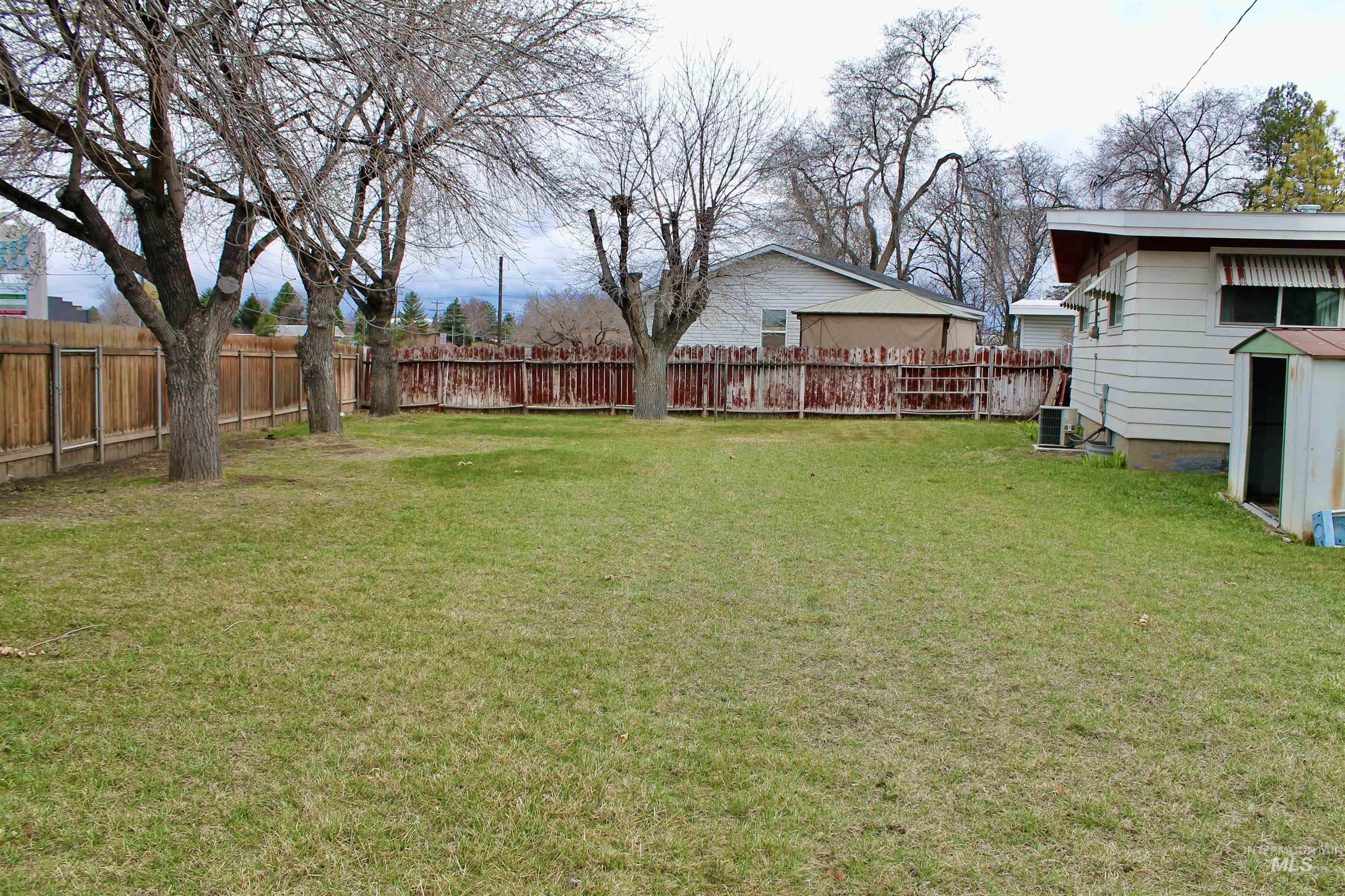 782 Greenwood Dr Property Photo 11