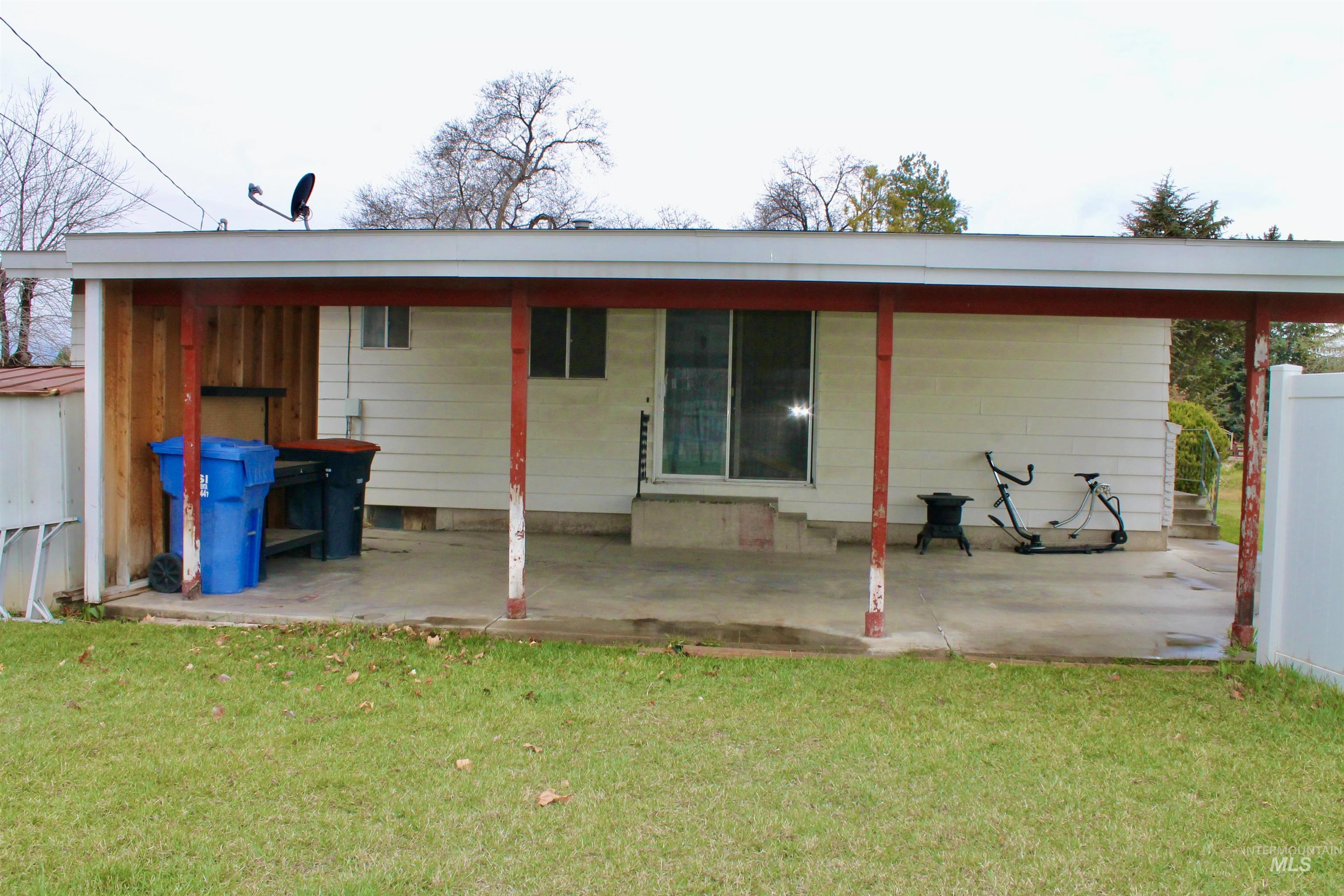 782 Greenwood Dr Property Photo 12