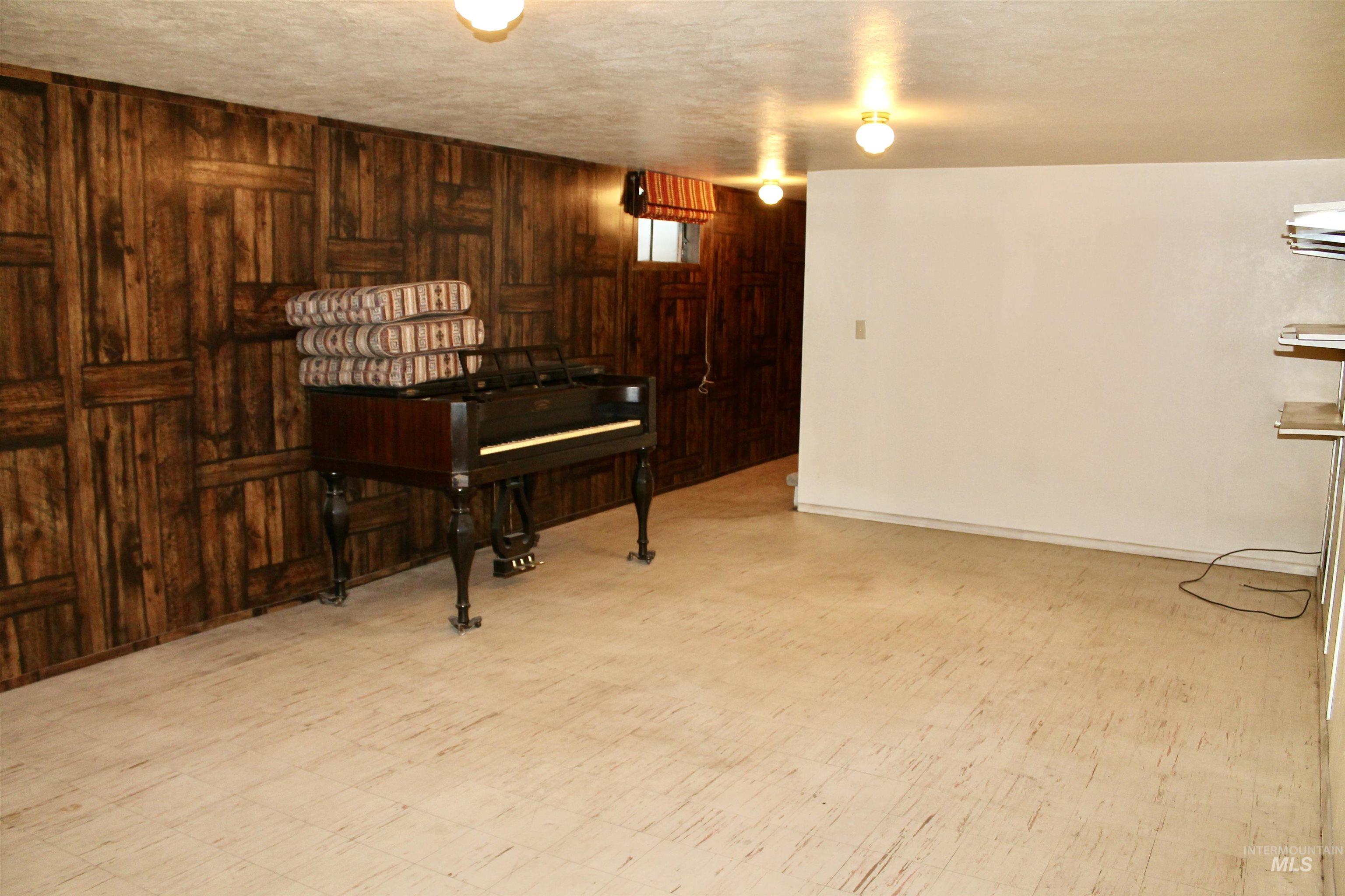 782 Greenwood Dr Property Photo 39