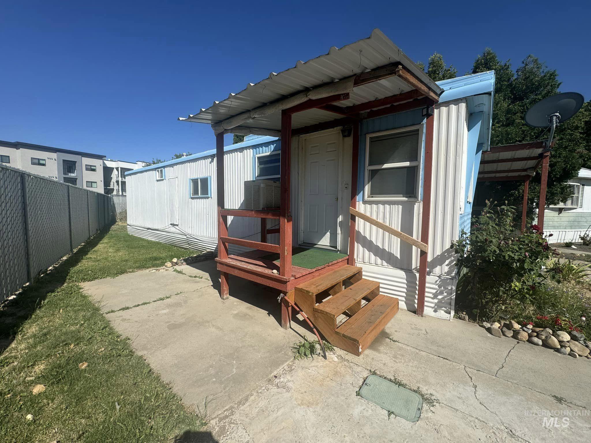 1410 W Flamingo Property Photo 1