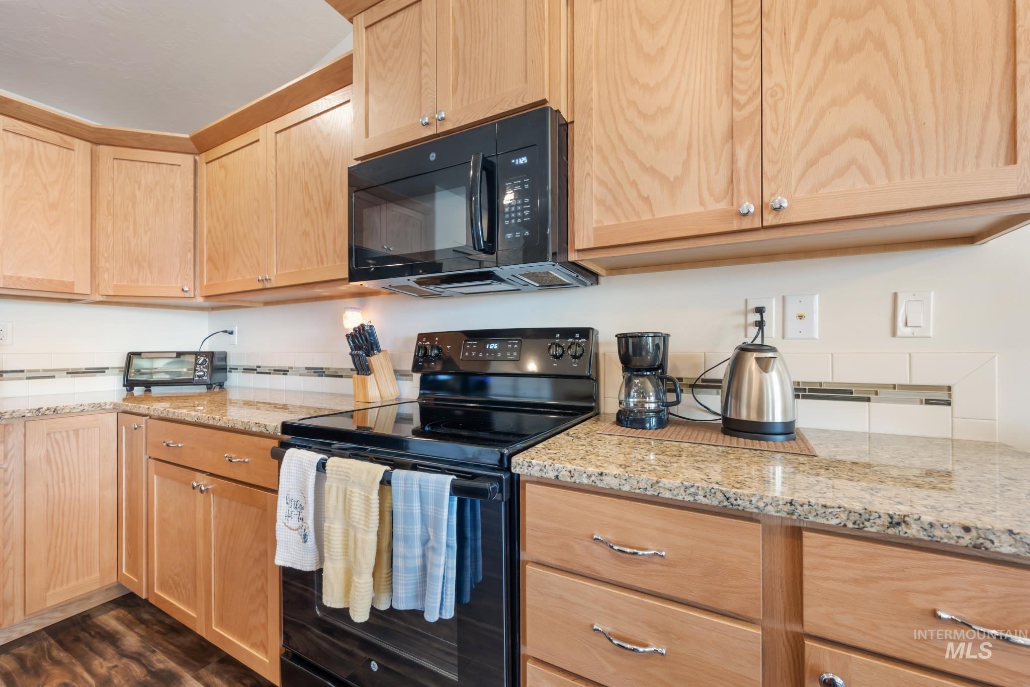 101 N Voyage Ave. Property Photo 10