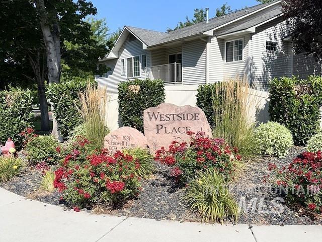 10673 W Halstead Lane Property Photo 1