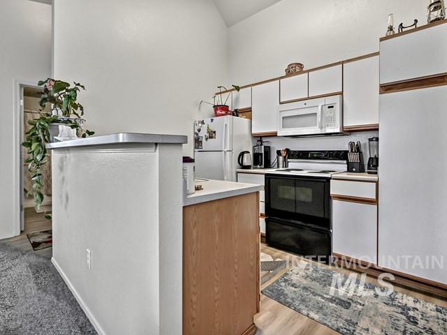 10673 W Halstead Lane Property Photo 8
