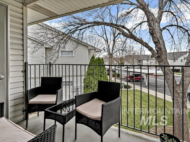 10673 W Halstead Lane Property Photo 10