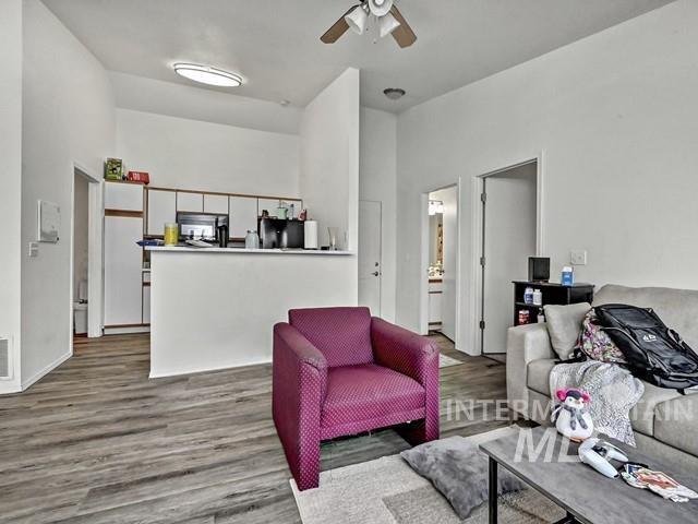 10673 W Halstead Lane Property Photo 19