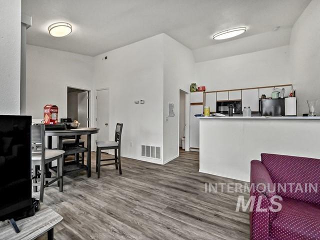 10673 W Halstead Lane Property Photo 21