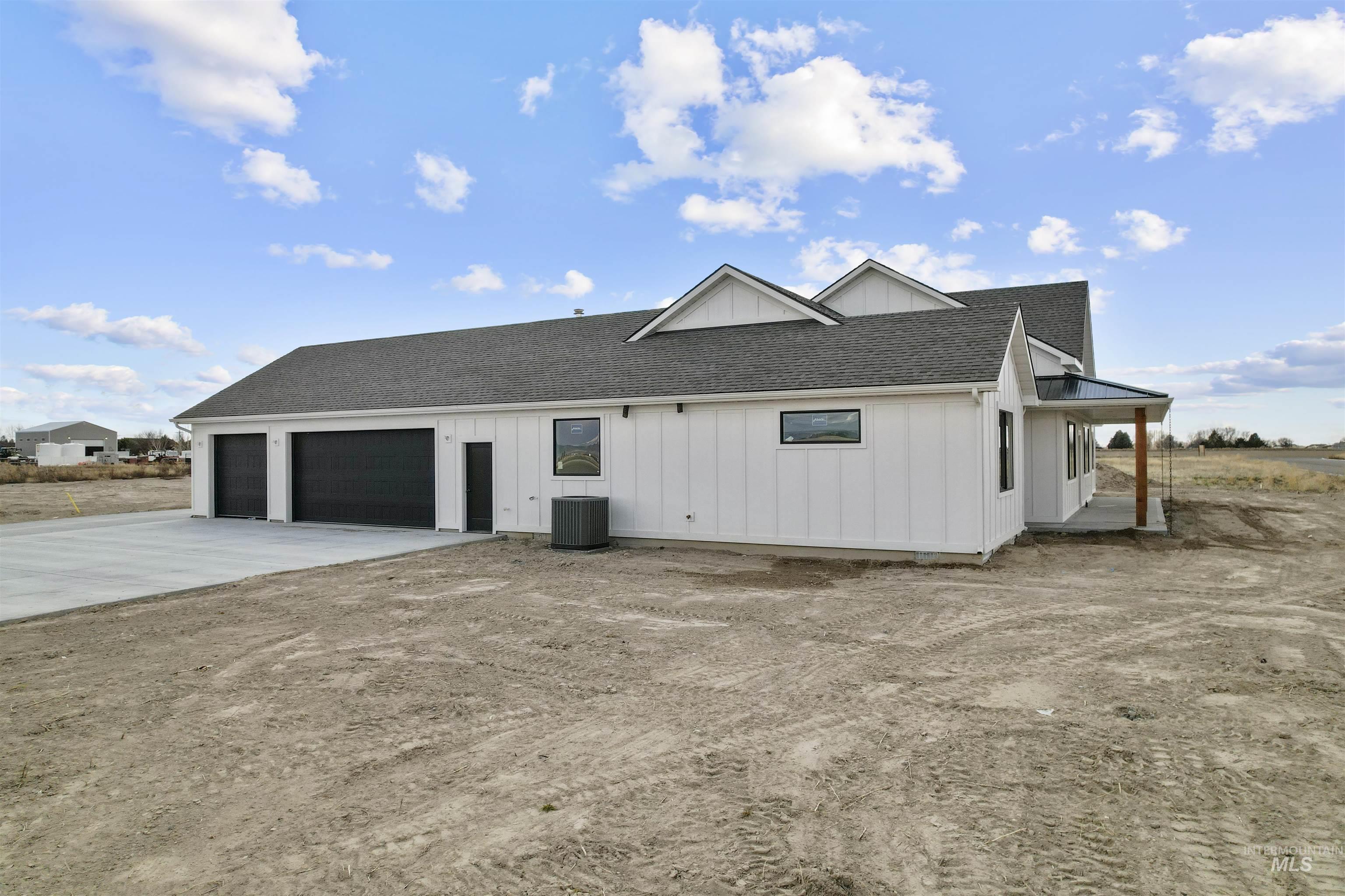 949 Coventry Lane Property Photo 3