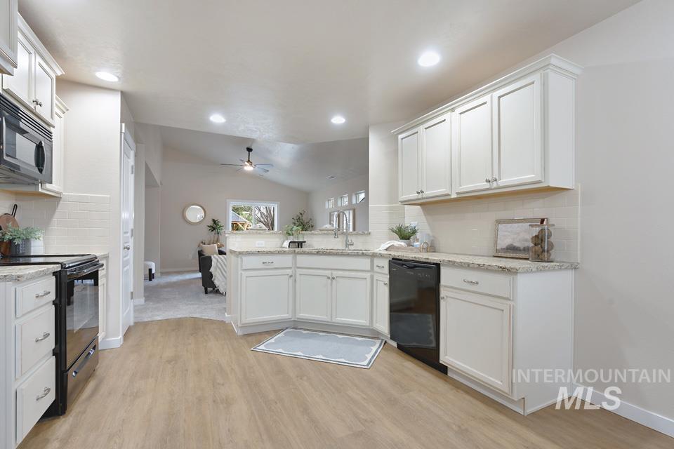250 E Bluelark Property Photo 15