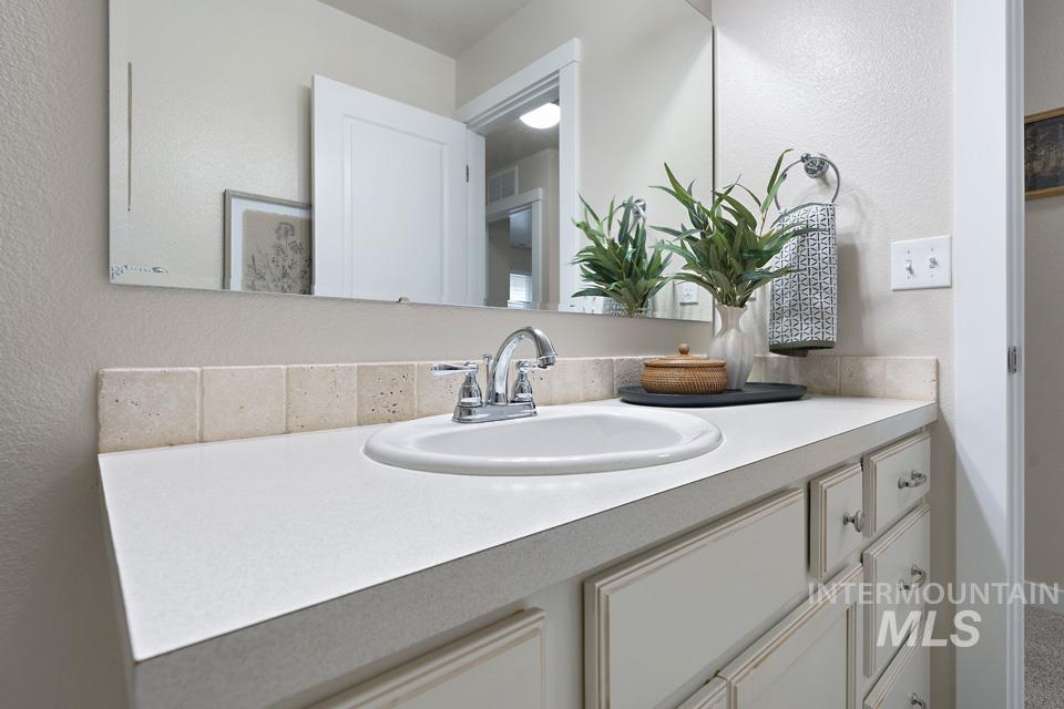 250 E Bluelark Property Photo 19