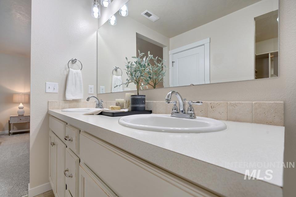 250 E Bluelark Property Photo 29