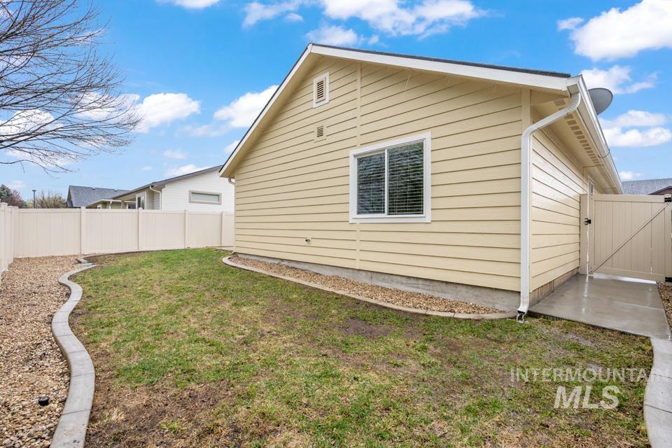 250 E Bluelark Property Photo 32