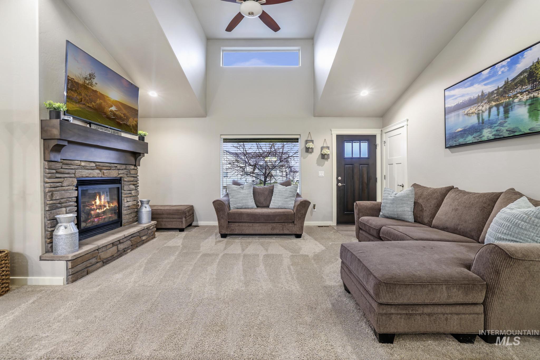 725 Visitors Road Property Photo 5