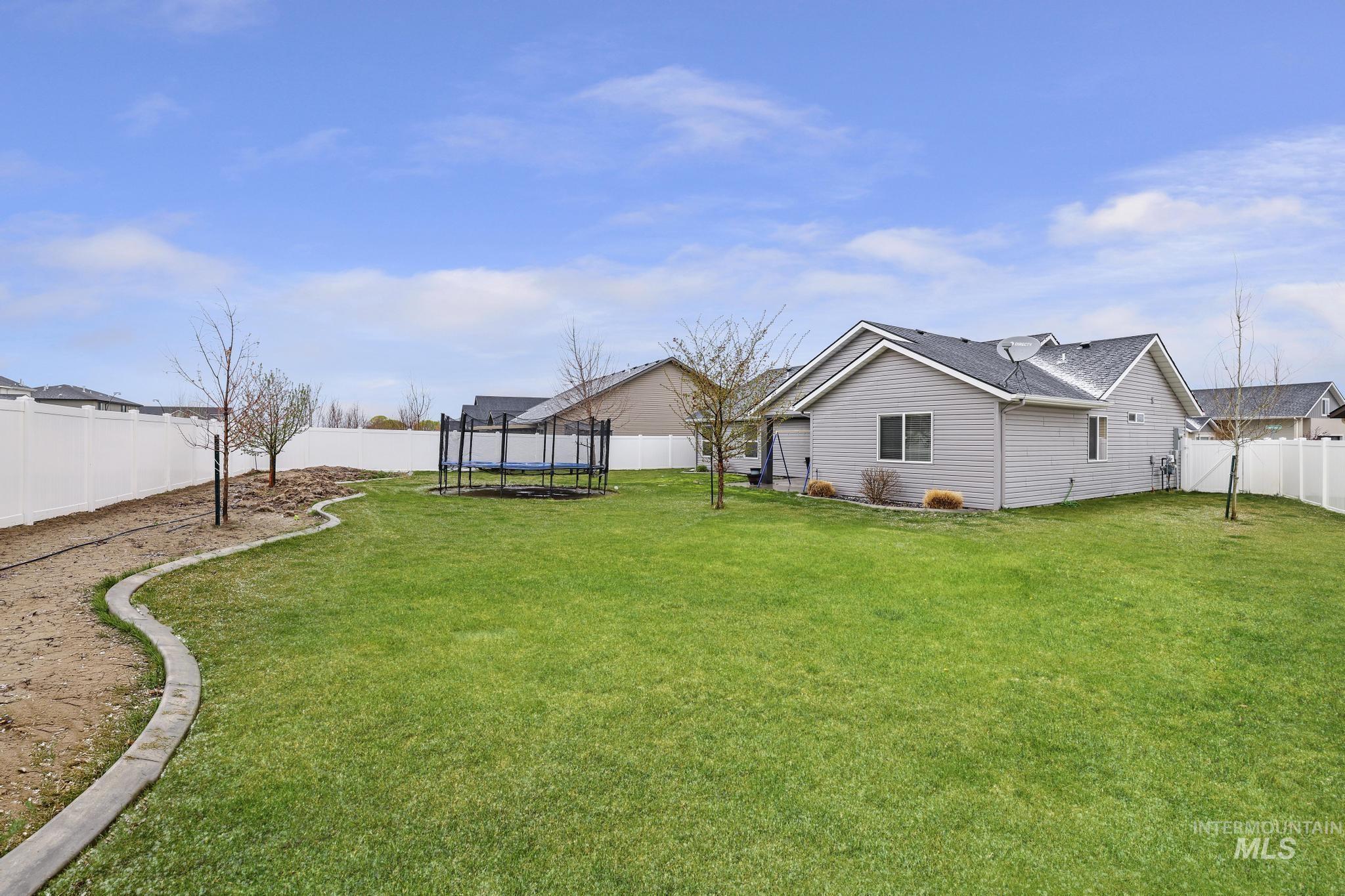 725 Visitors Road Property Photo 32