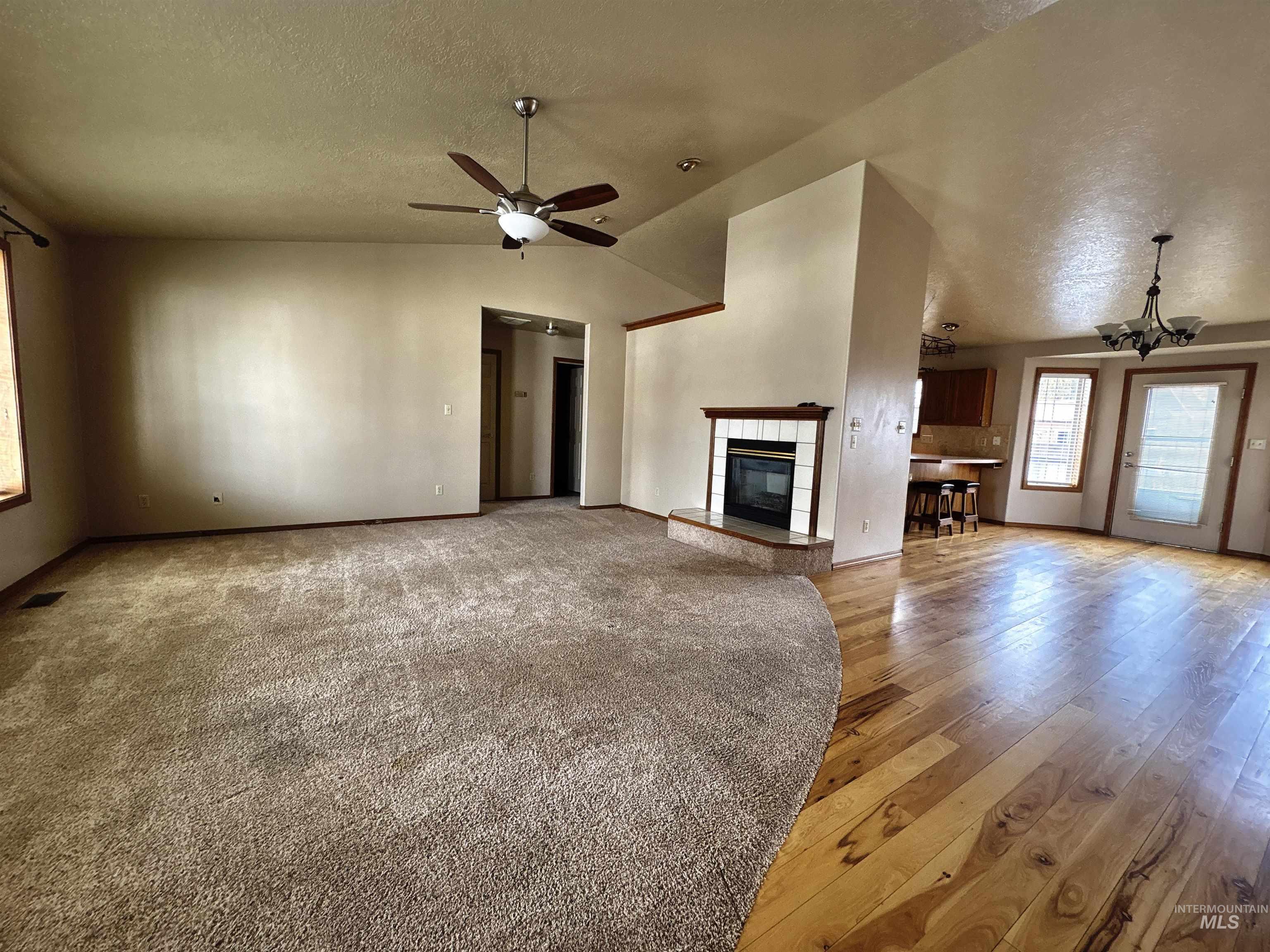 1655 Castle Way Property Photo 7