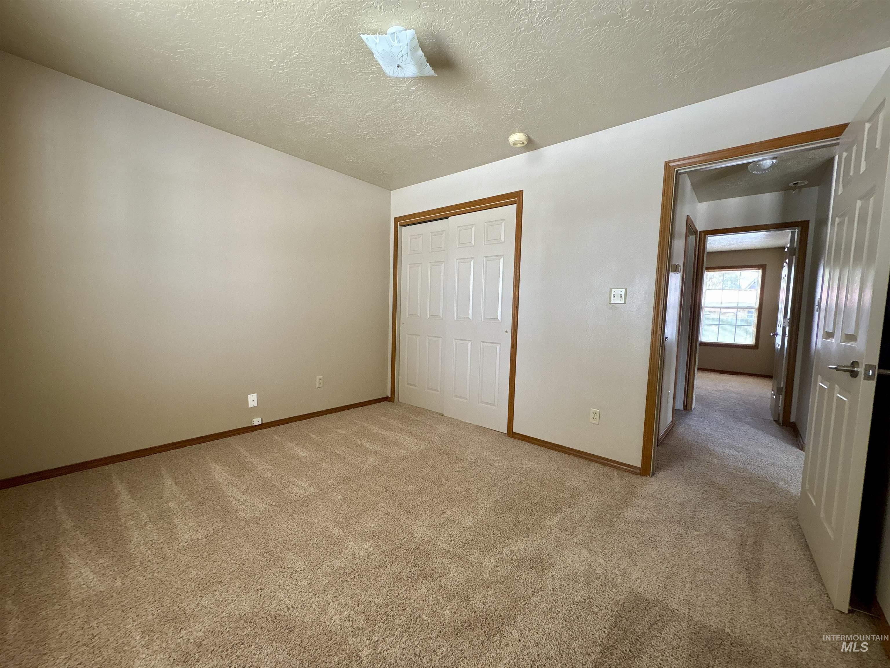 1655 Castle Way Property Photo 15