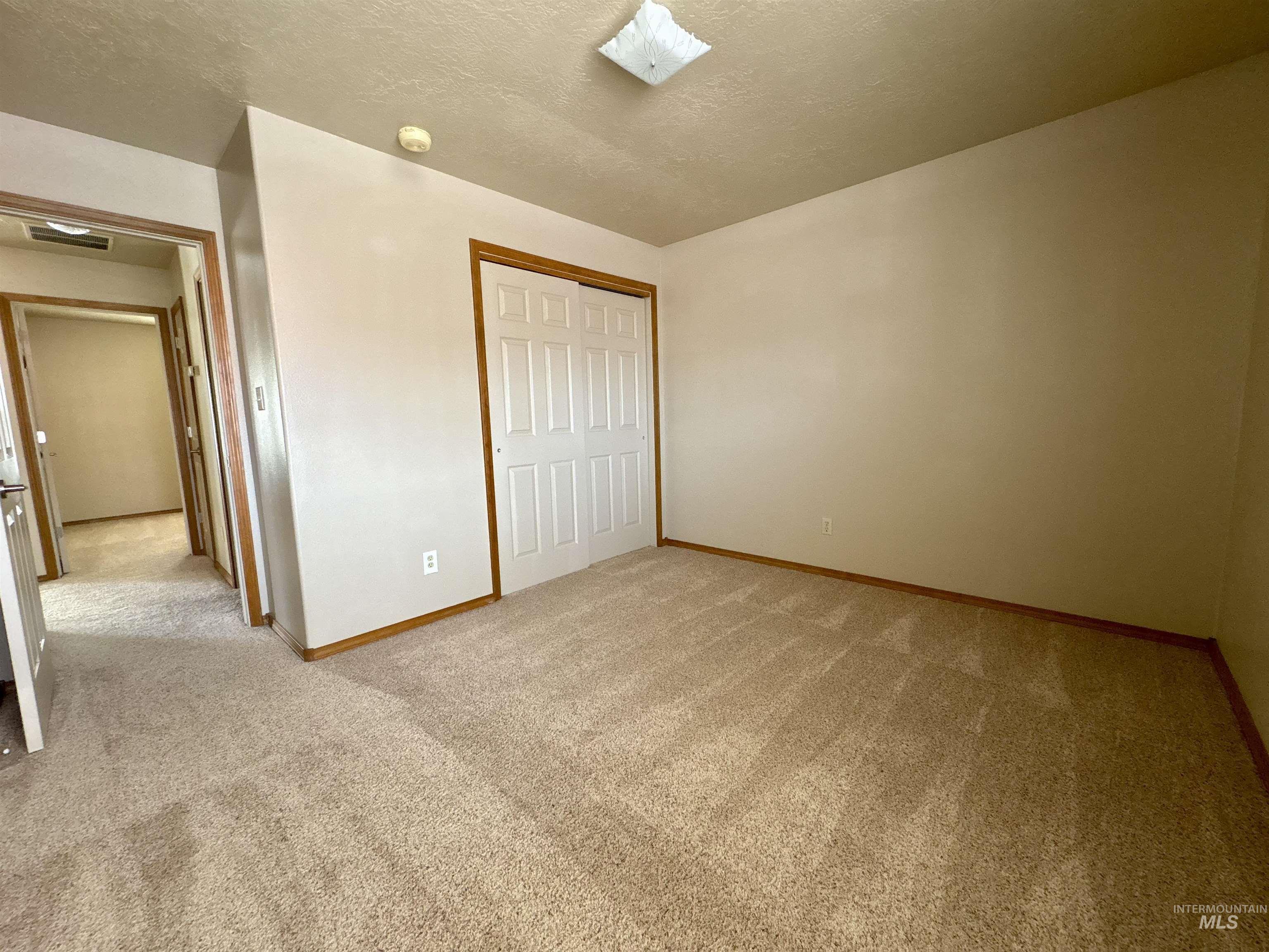 1655 Castle Way Property Photo 19