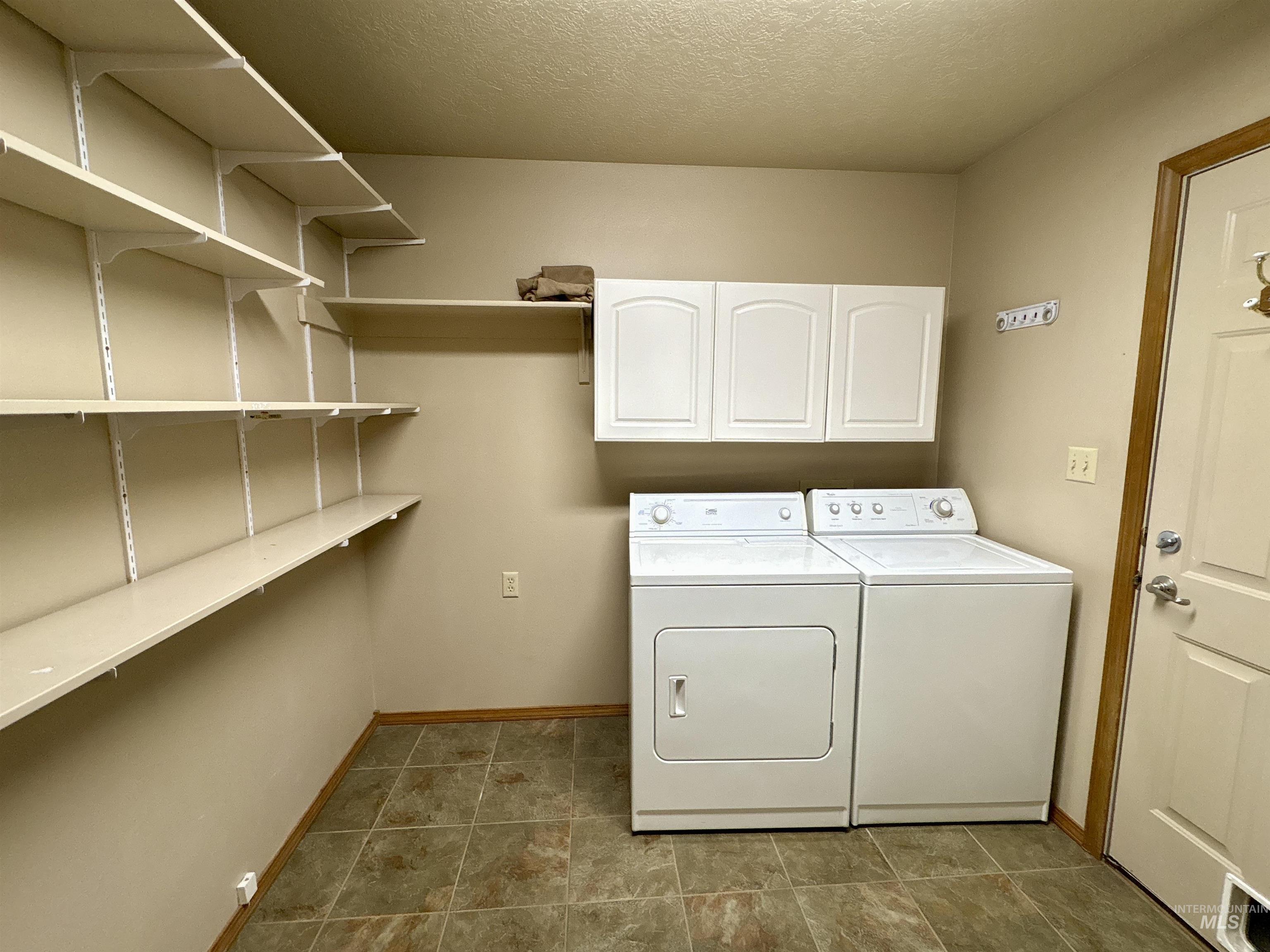 1655 Castle Way Property Photo 20