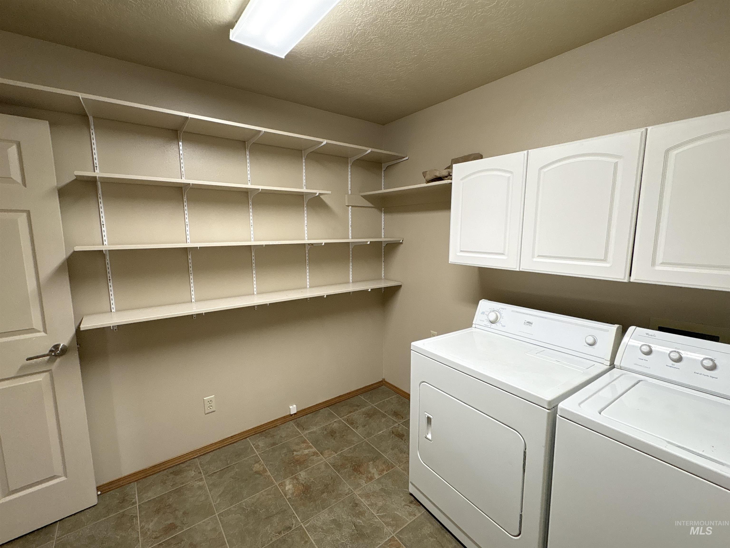 1655 Castle Way Property Photo 22
