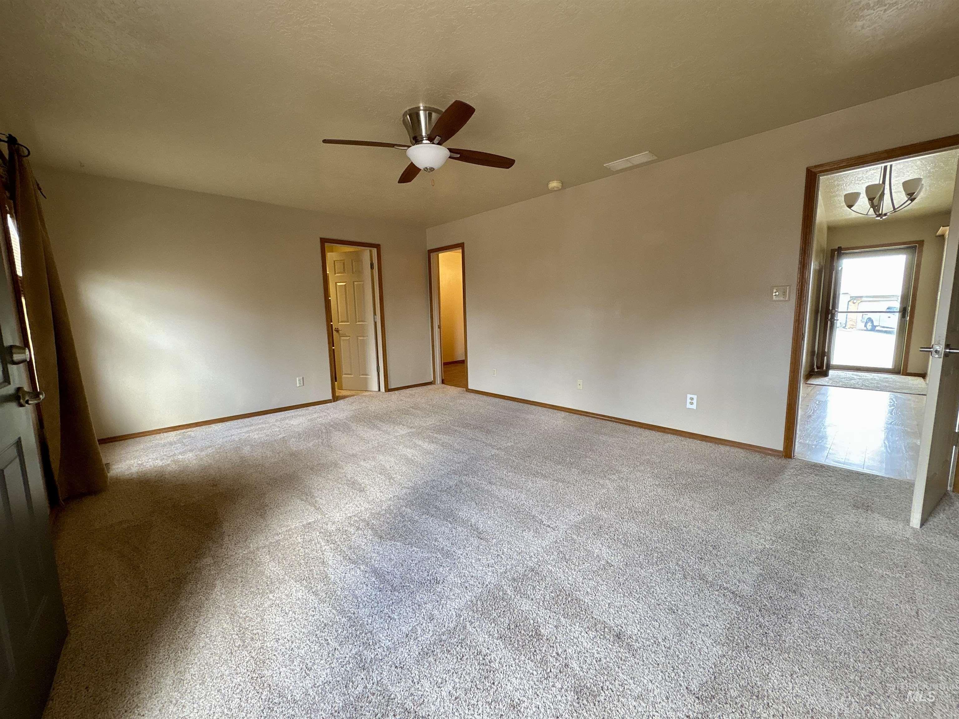 1655 Castle Way Property Photo 23