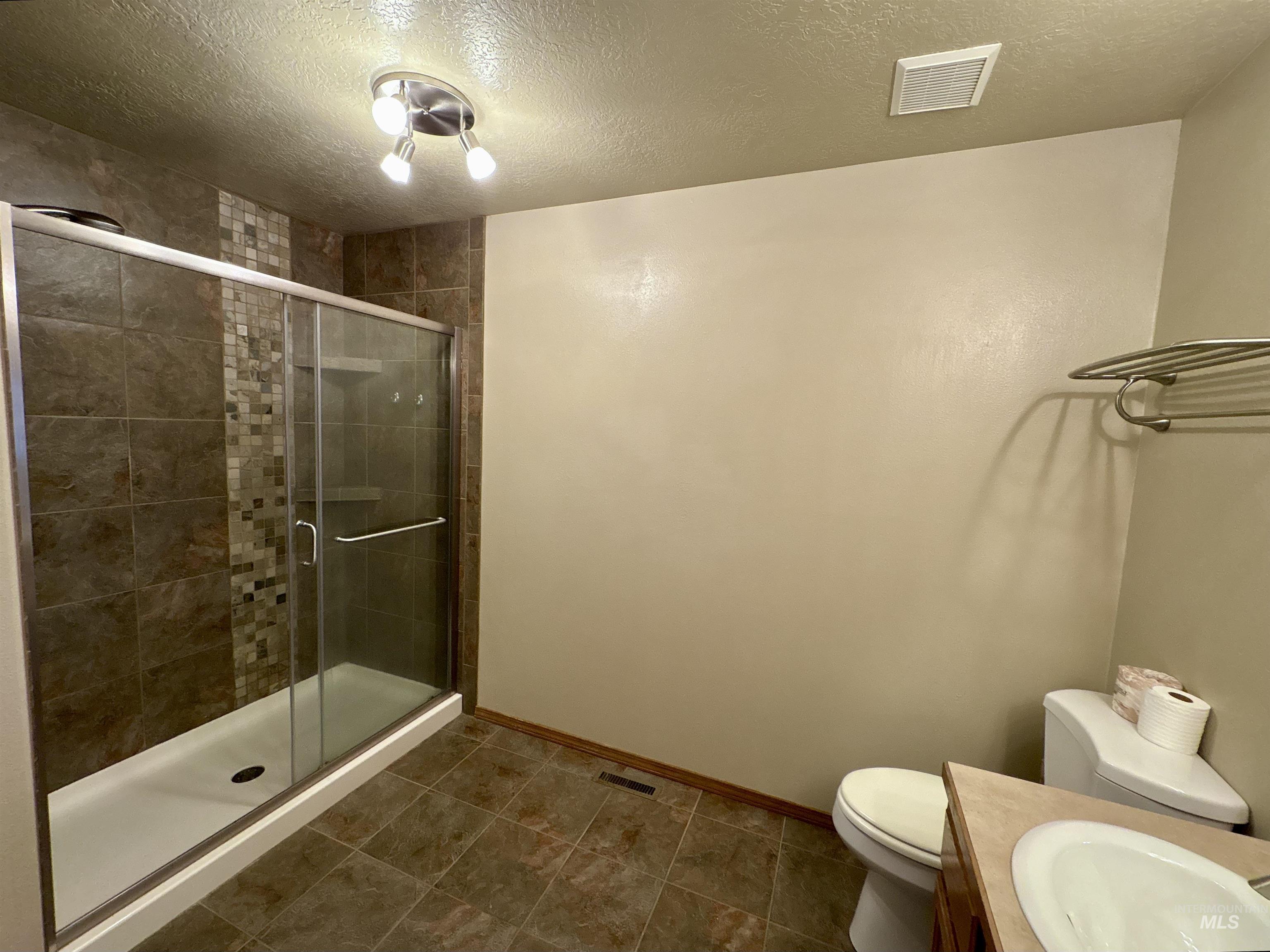 1655 Castle Way Property Photo 30