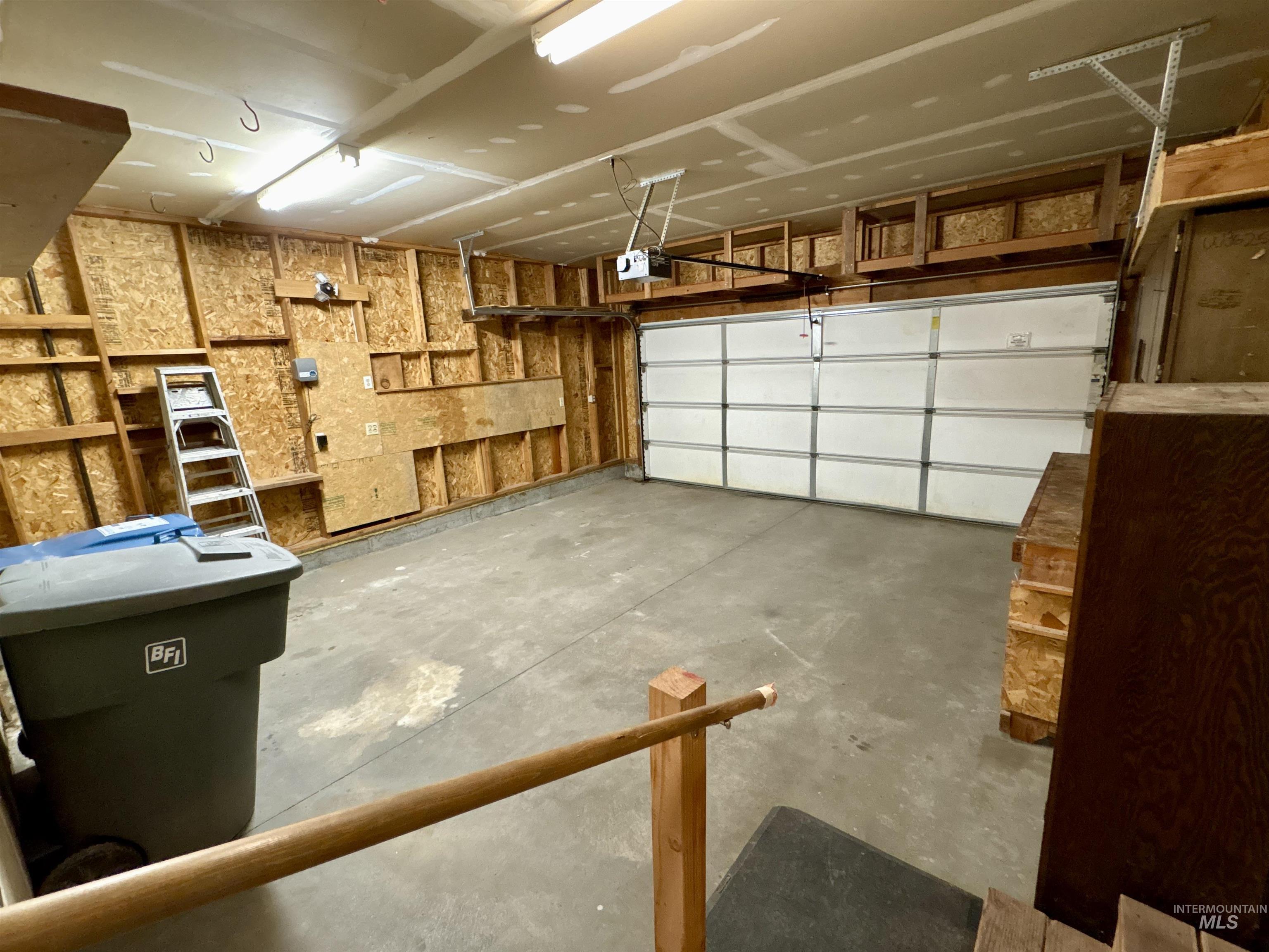 1655 Castle Way Property Photo 32