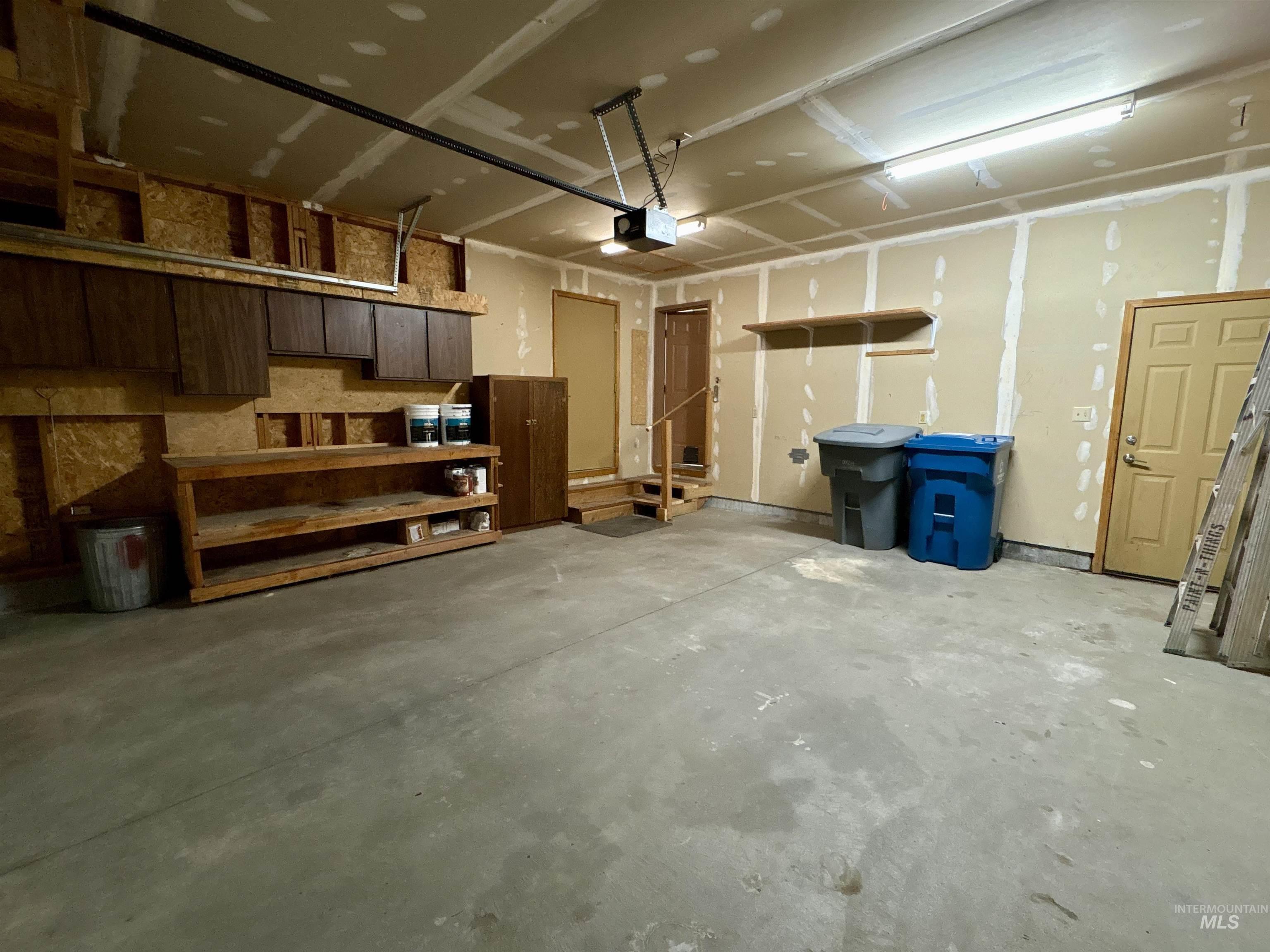 1655 Castle Way Property Photo 35