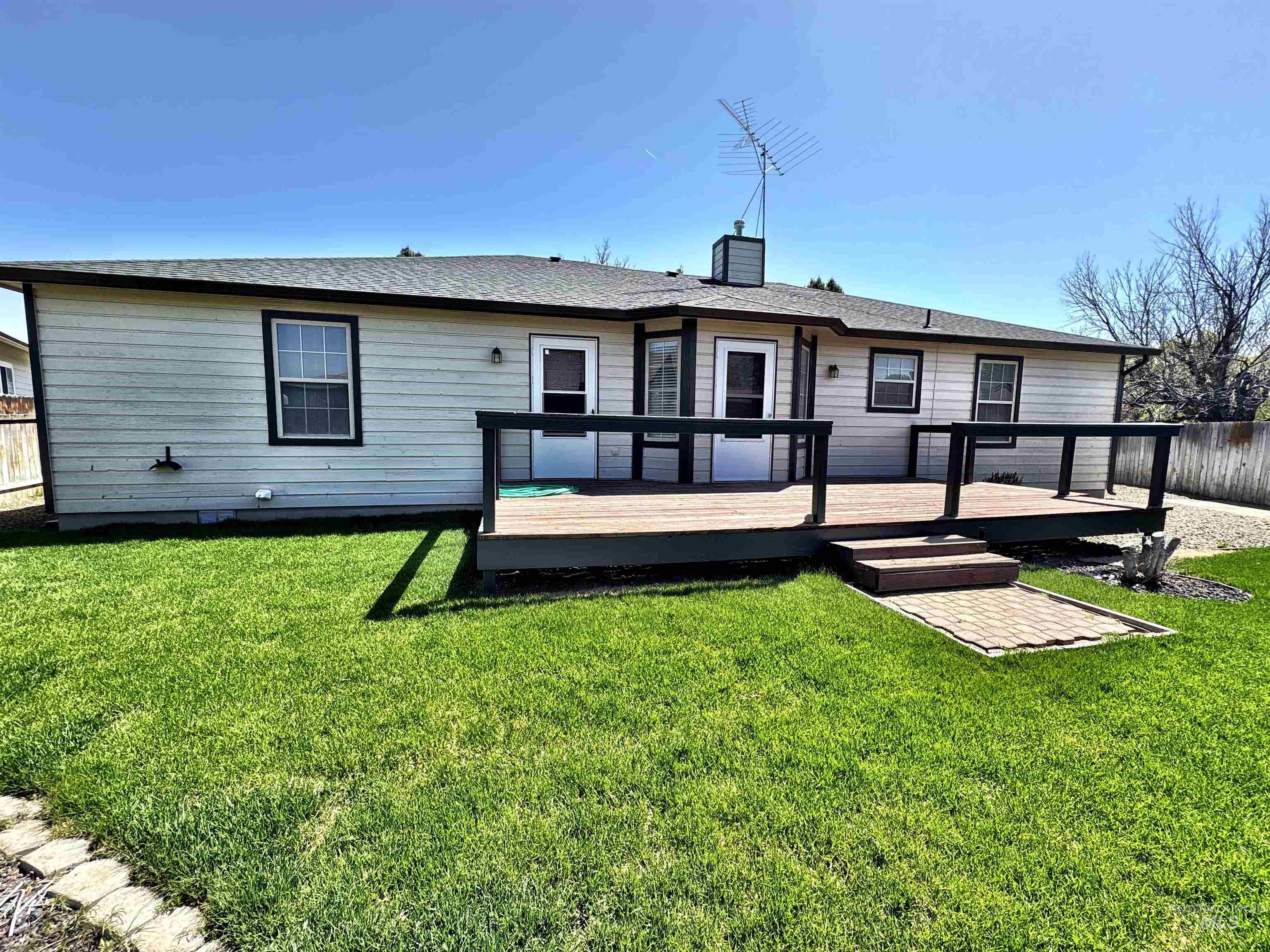 1655 Castle Way Property Photo 40