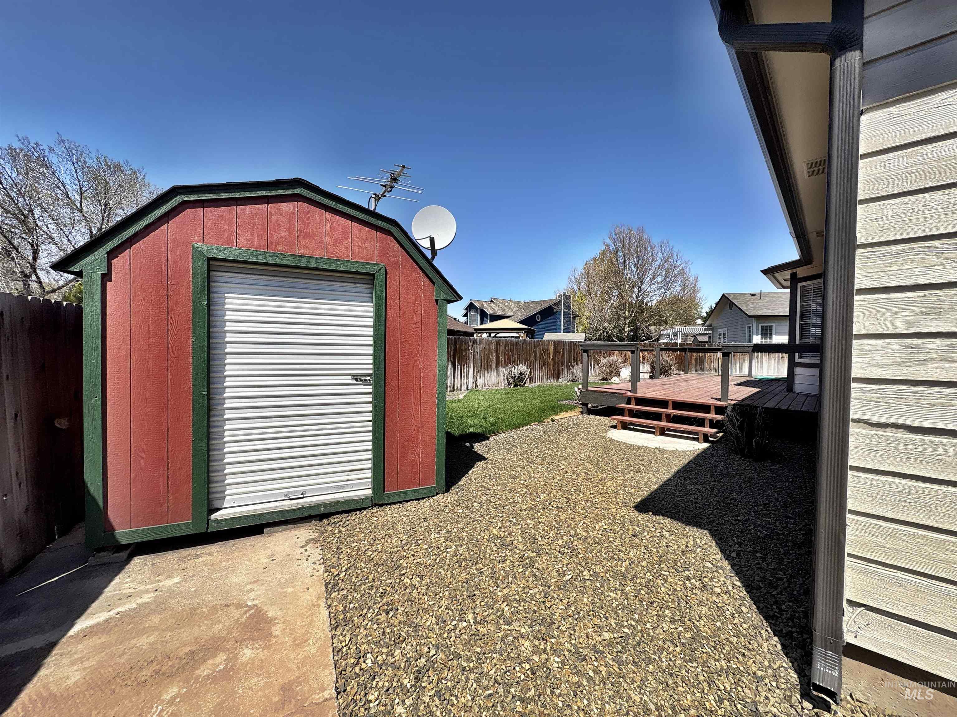 1655 Castle Way Property Photo 41