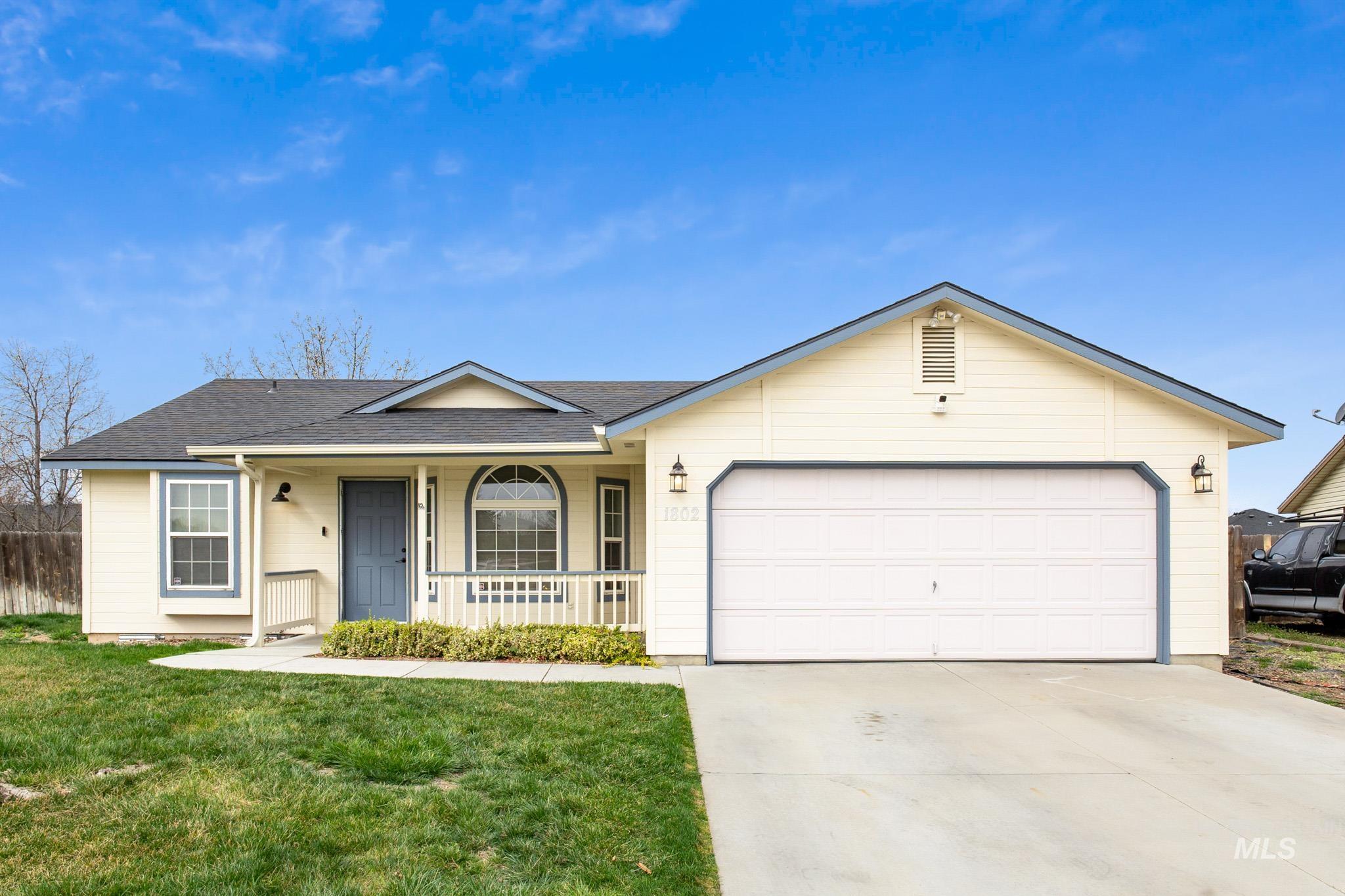 1802 Silver Loop Property Photo 1