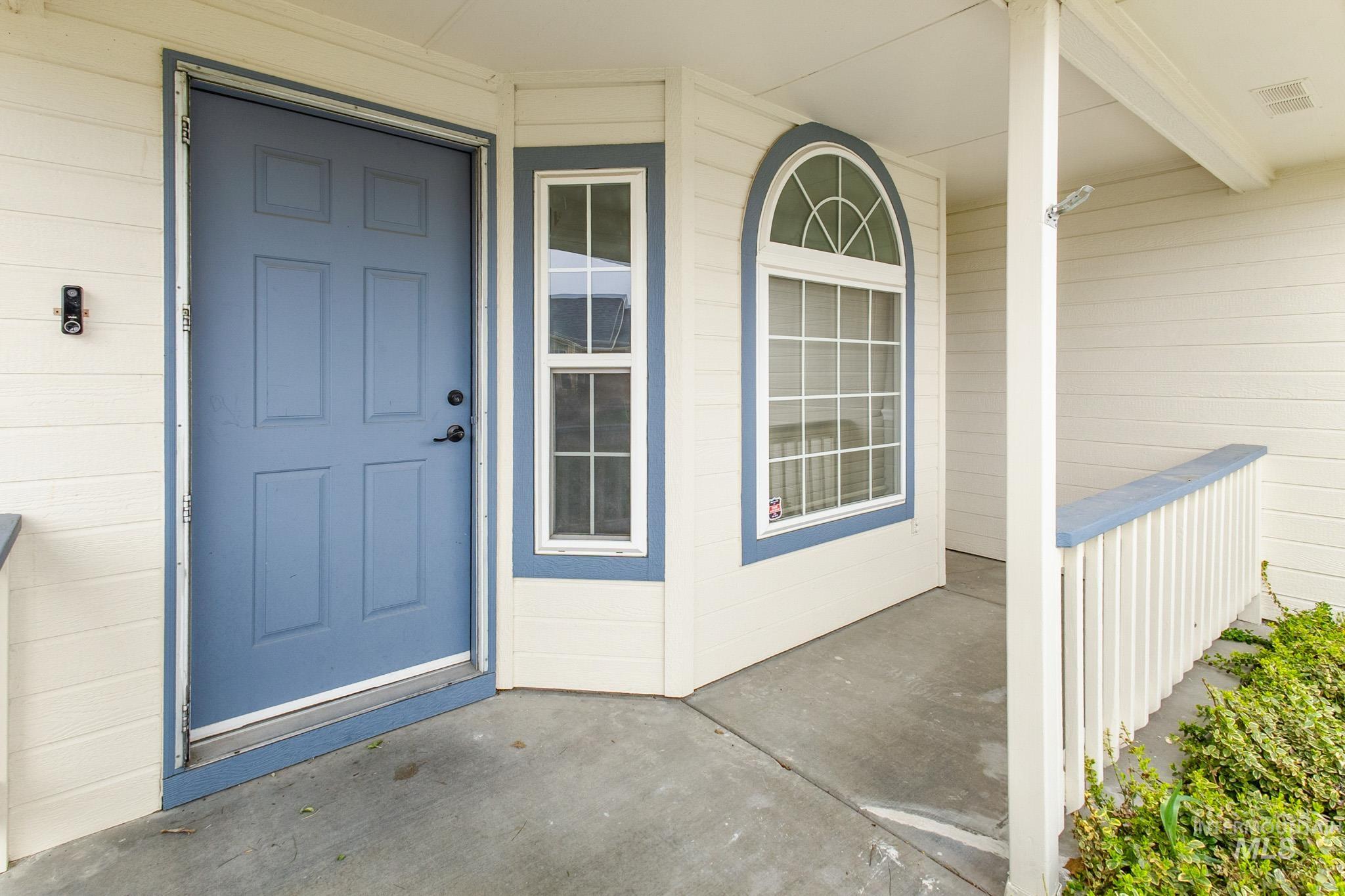 1802 Silver Loop Property Photo 4