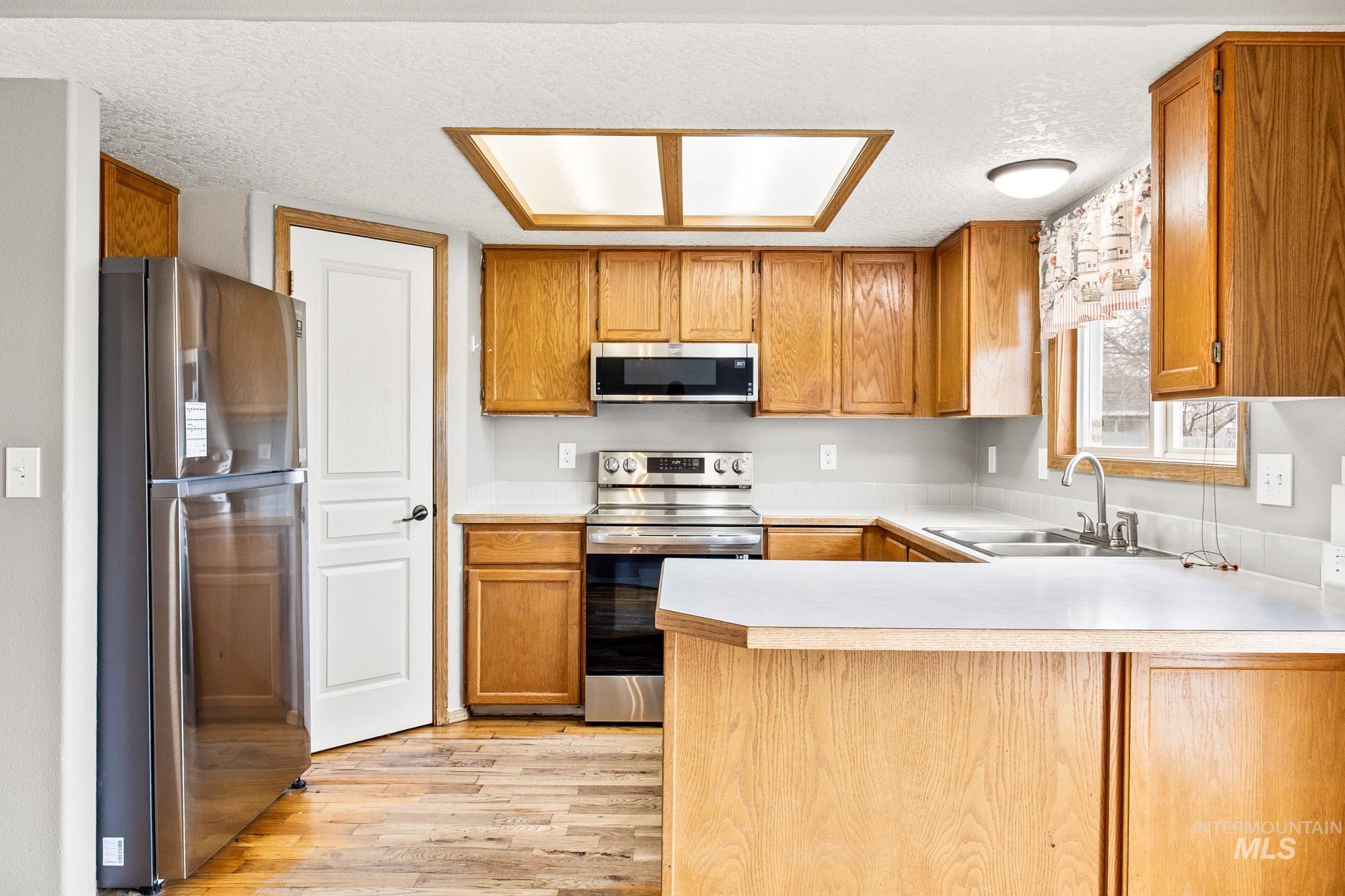 1802 Silver Loop Property Photo 10