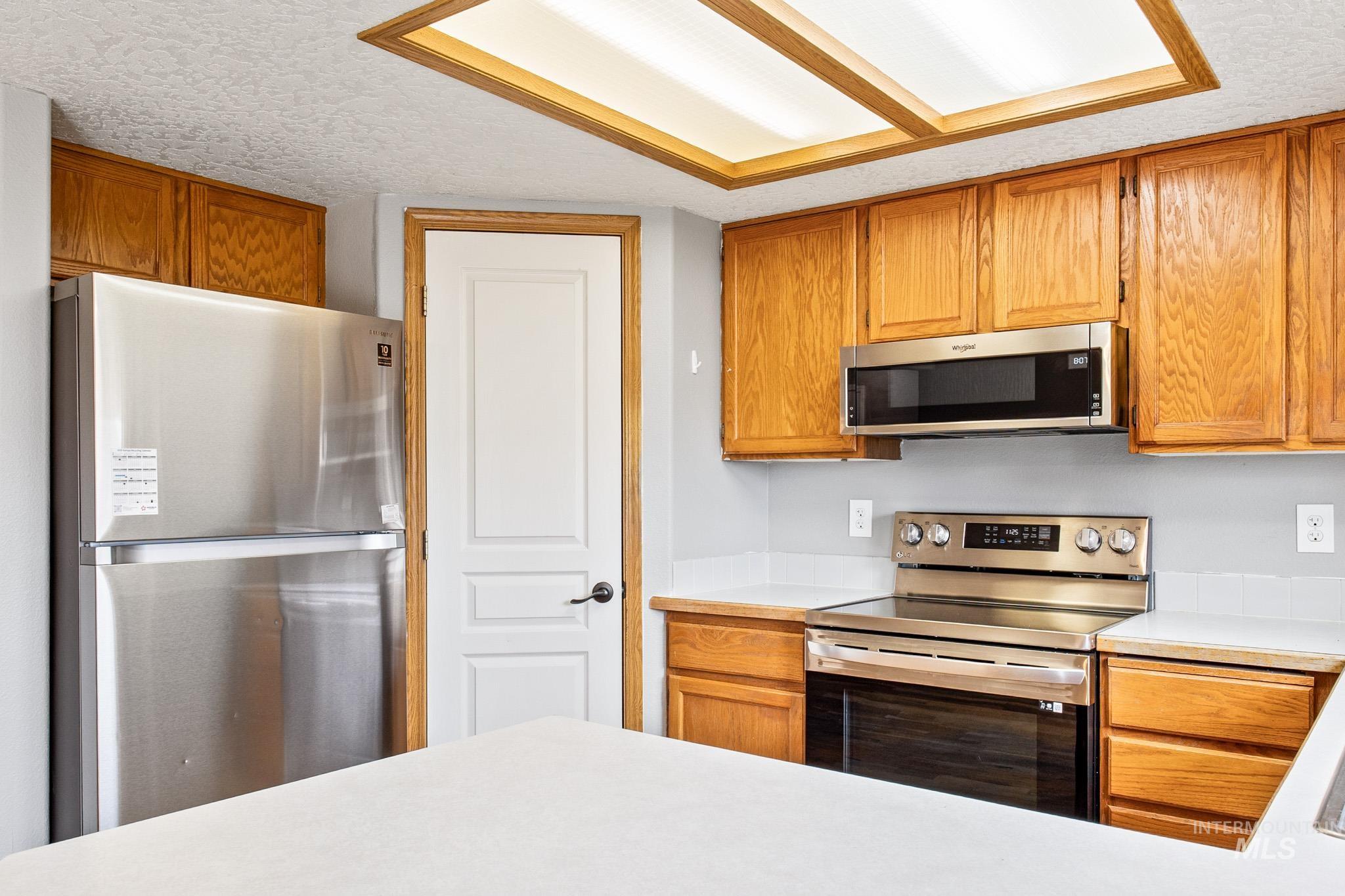 1802 Silver Loop Property Photo 11