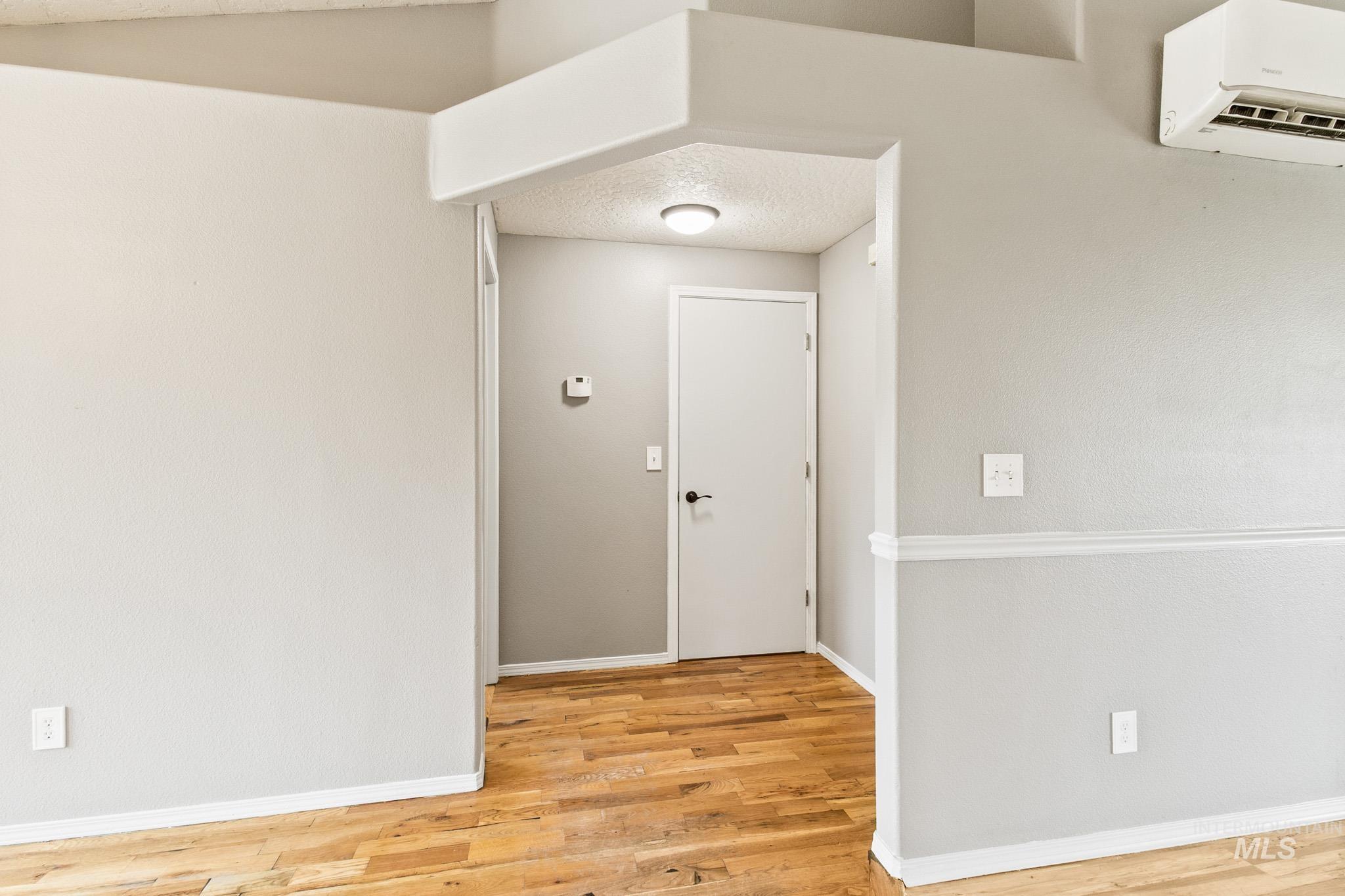 1802 Silver Loop Property Photo 13