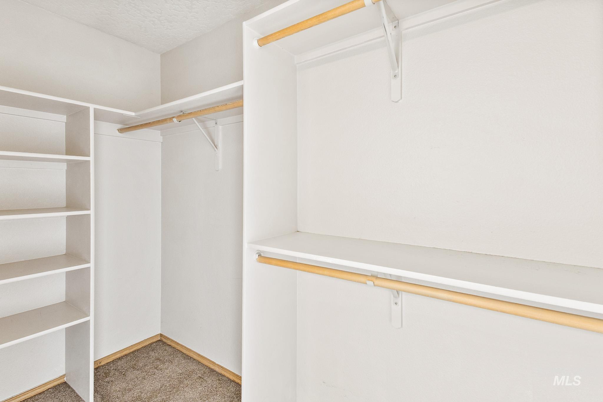 1802 Silver Loop Property Photo 15