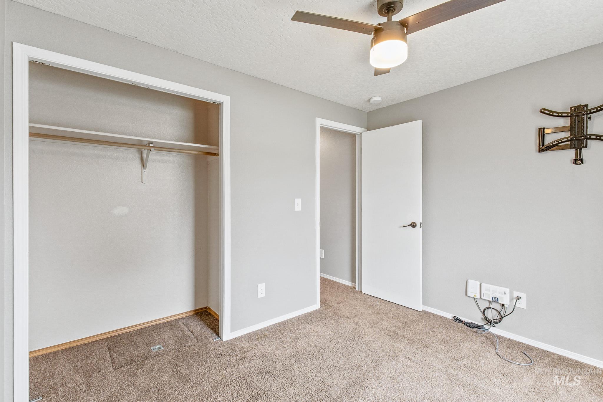 1802 Silver Loop Property Photo 20