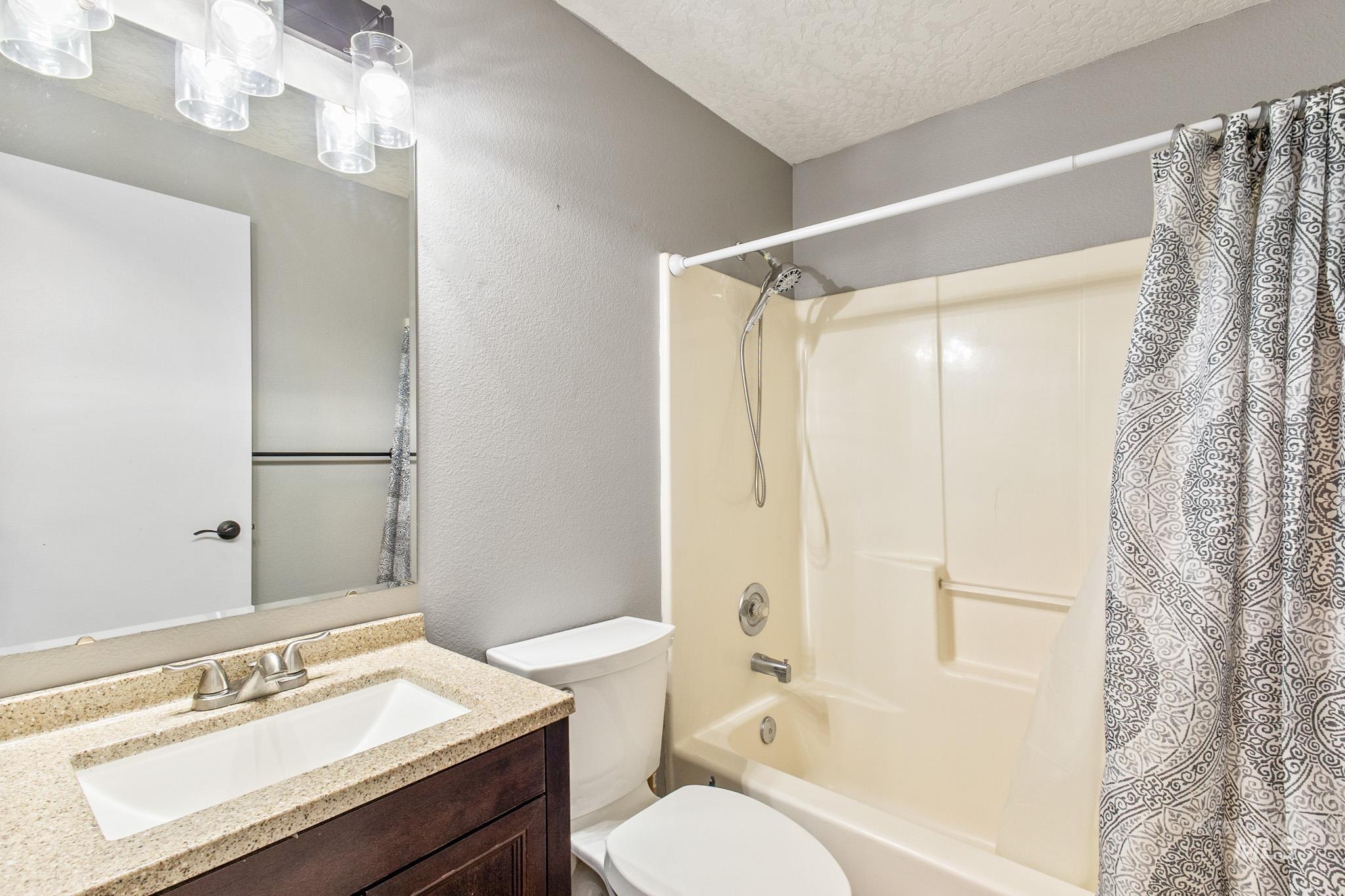 1802 Silver Loop Property Photo 21