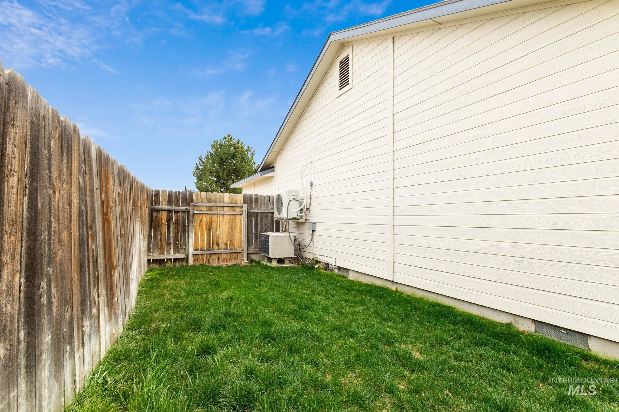 1802 Silver Loop Property Photo 25
