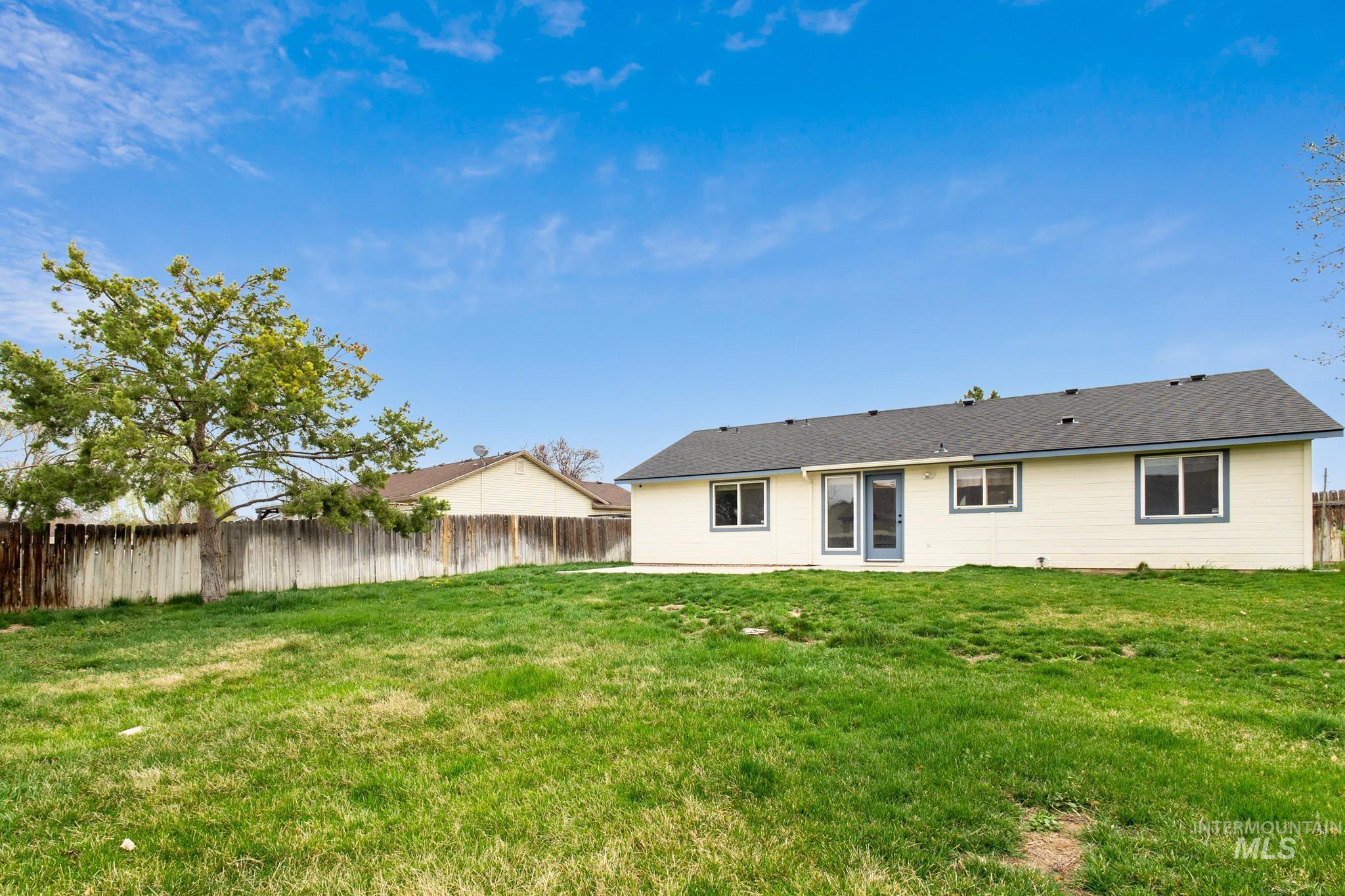 1802 Silver Loop Property Photo 27