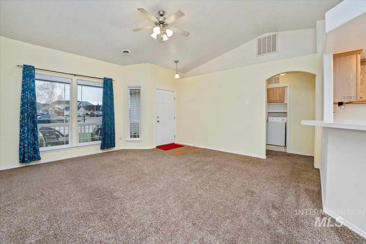 2009 Queen Anne Drive Property Photo 9