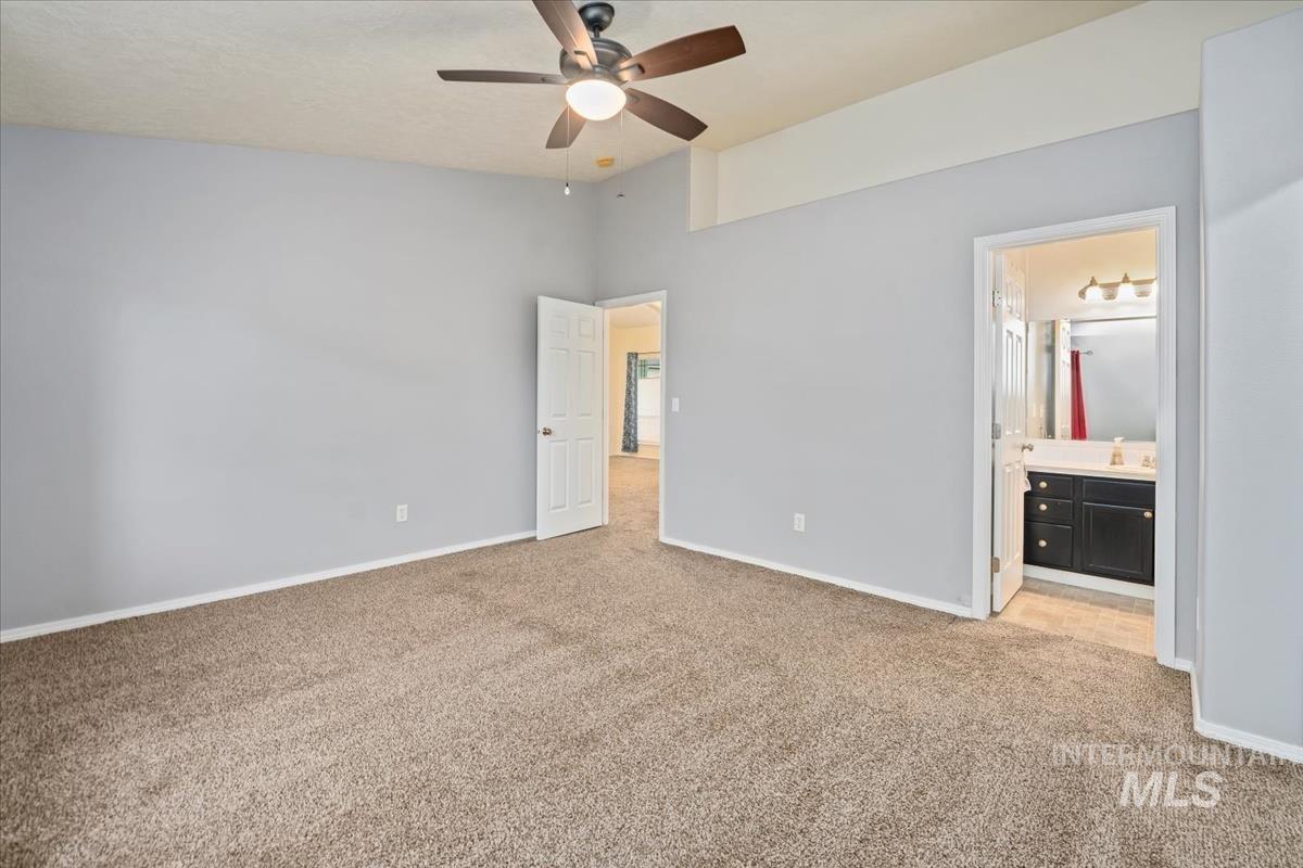 2009 Queen Anne Drive Property Photo 20
