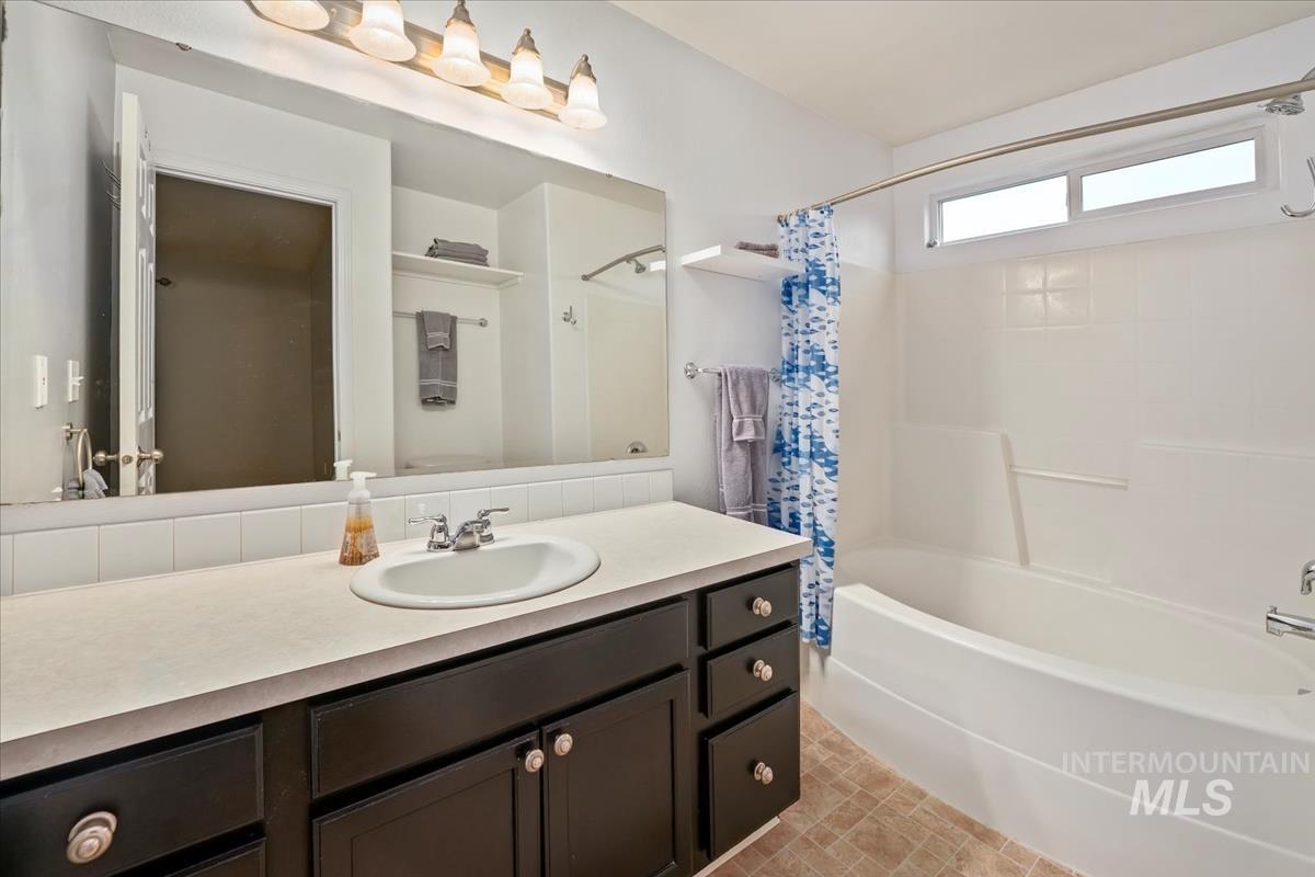 2009 Queen Anne Drive Property Photo 24