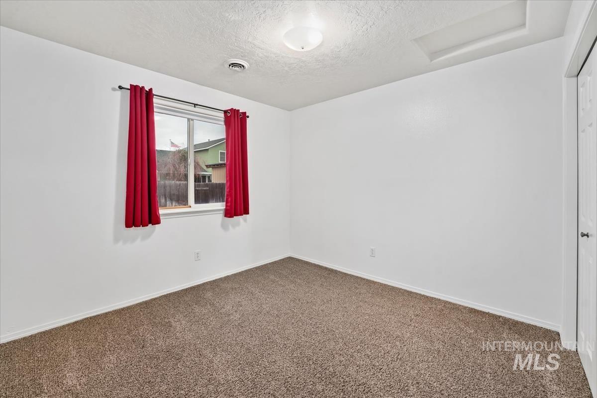 2009 Queen Anne Drive Property Photo 27