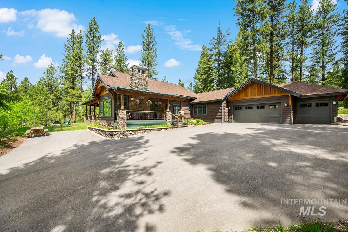1460 Crown Point Parkway Property Photo 1